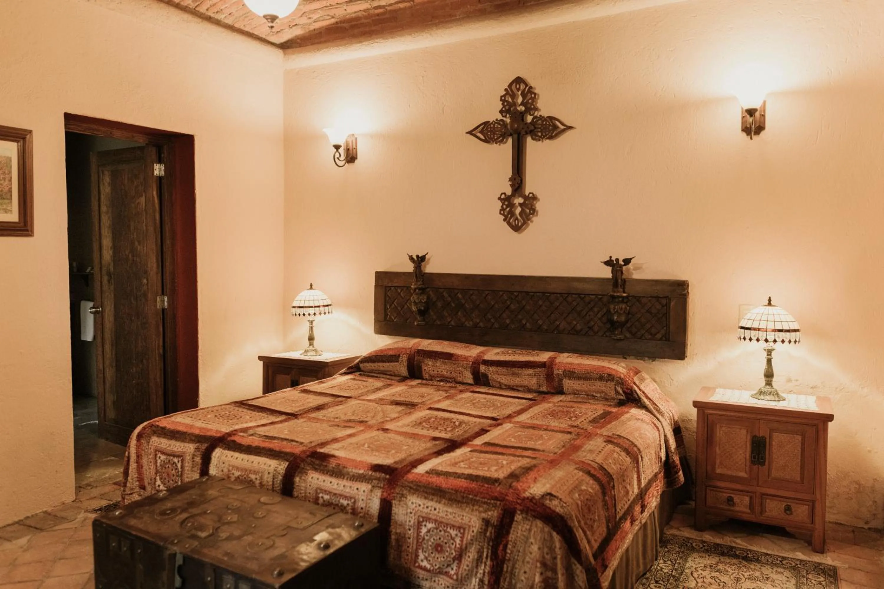 Bed in Hacienda Sepulveda Hotel & Spa