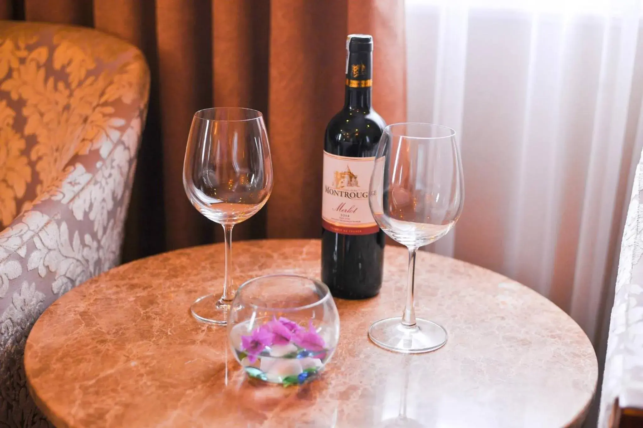 Deluxe King Room in An Loc Hotel & Spa Deluxe King Room in An Loc Hotel & Spa