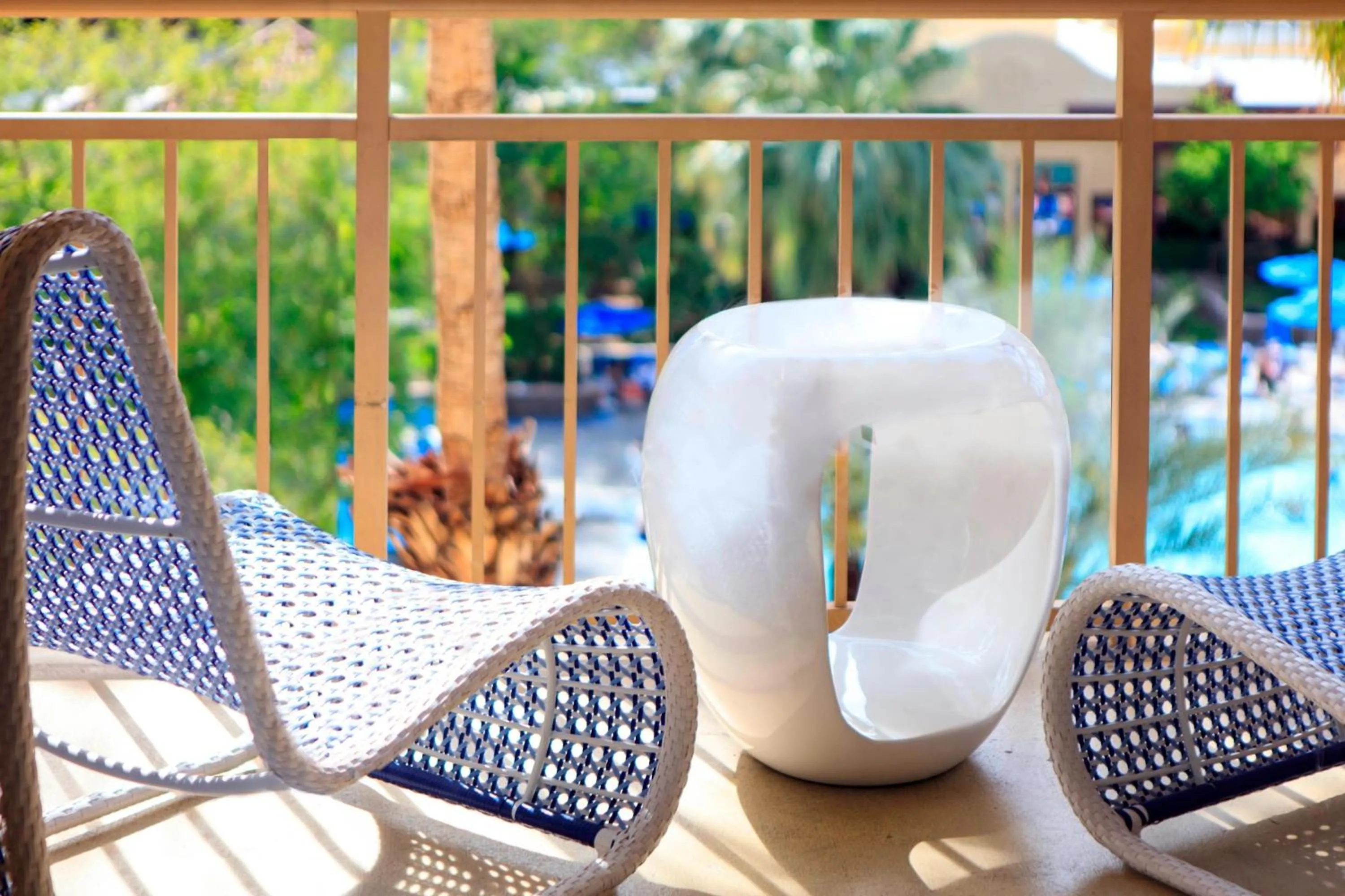 Photo of the whole room in Renaissance Palm Springs Hotel