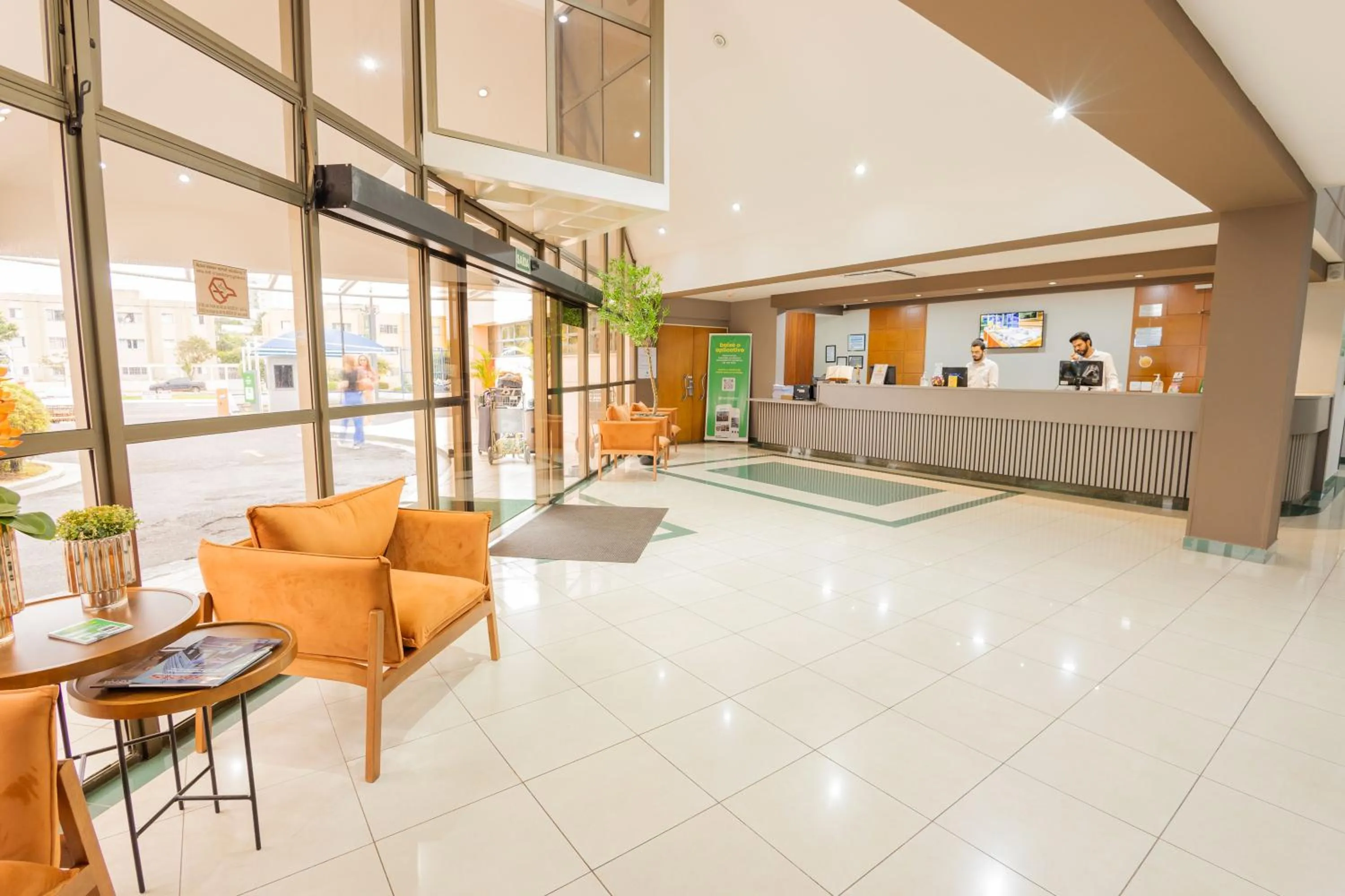 Lobby or reception in Hotel Golden Park Uberlandia By Nacional Inn
