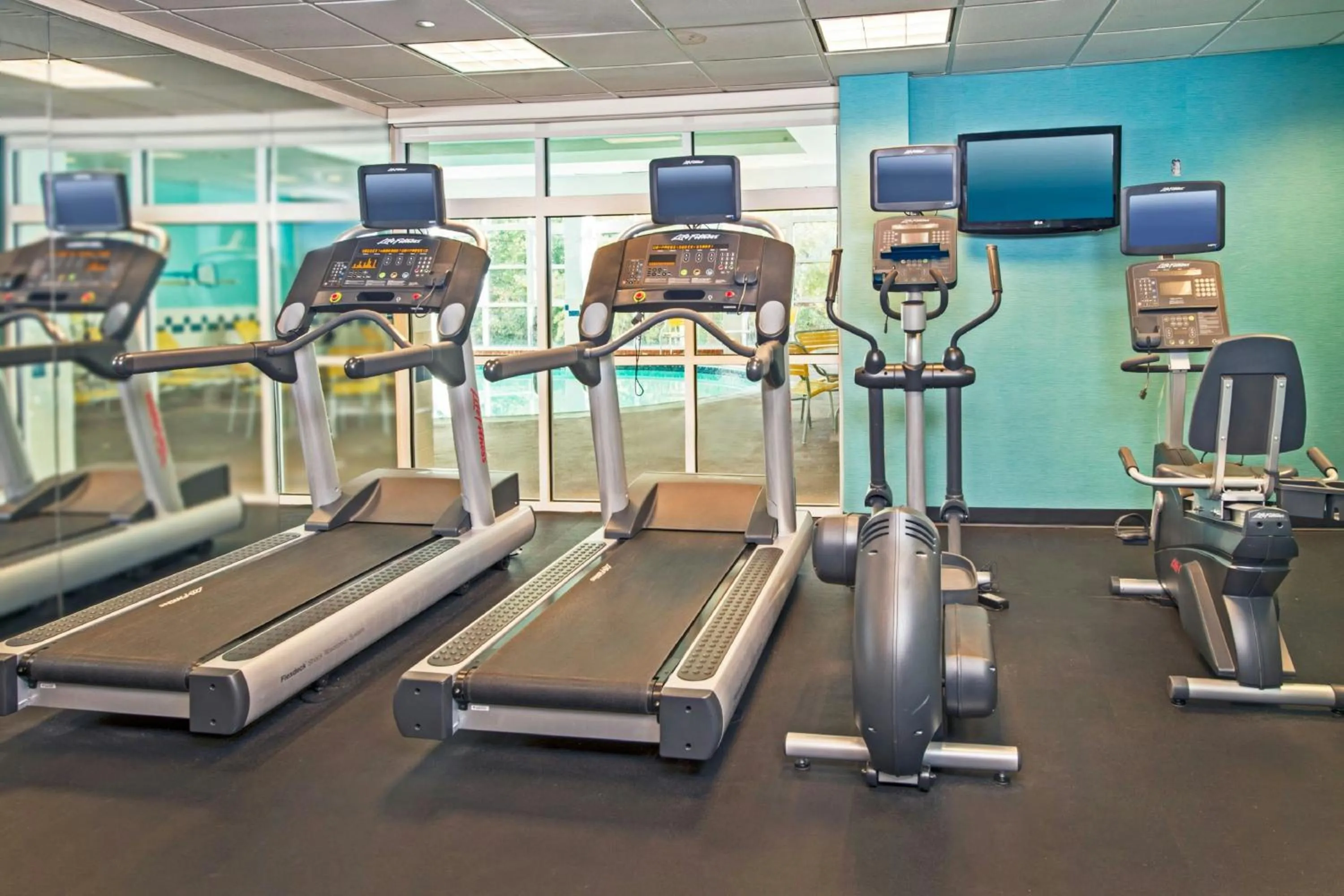 Fitness centre/facilities in Fairfield Inn & Suites by Marriott Williamsburg