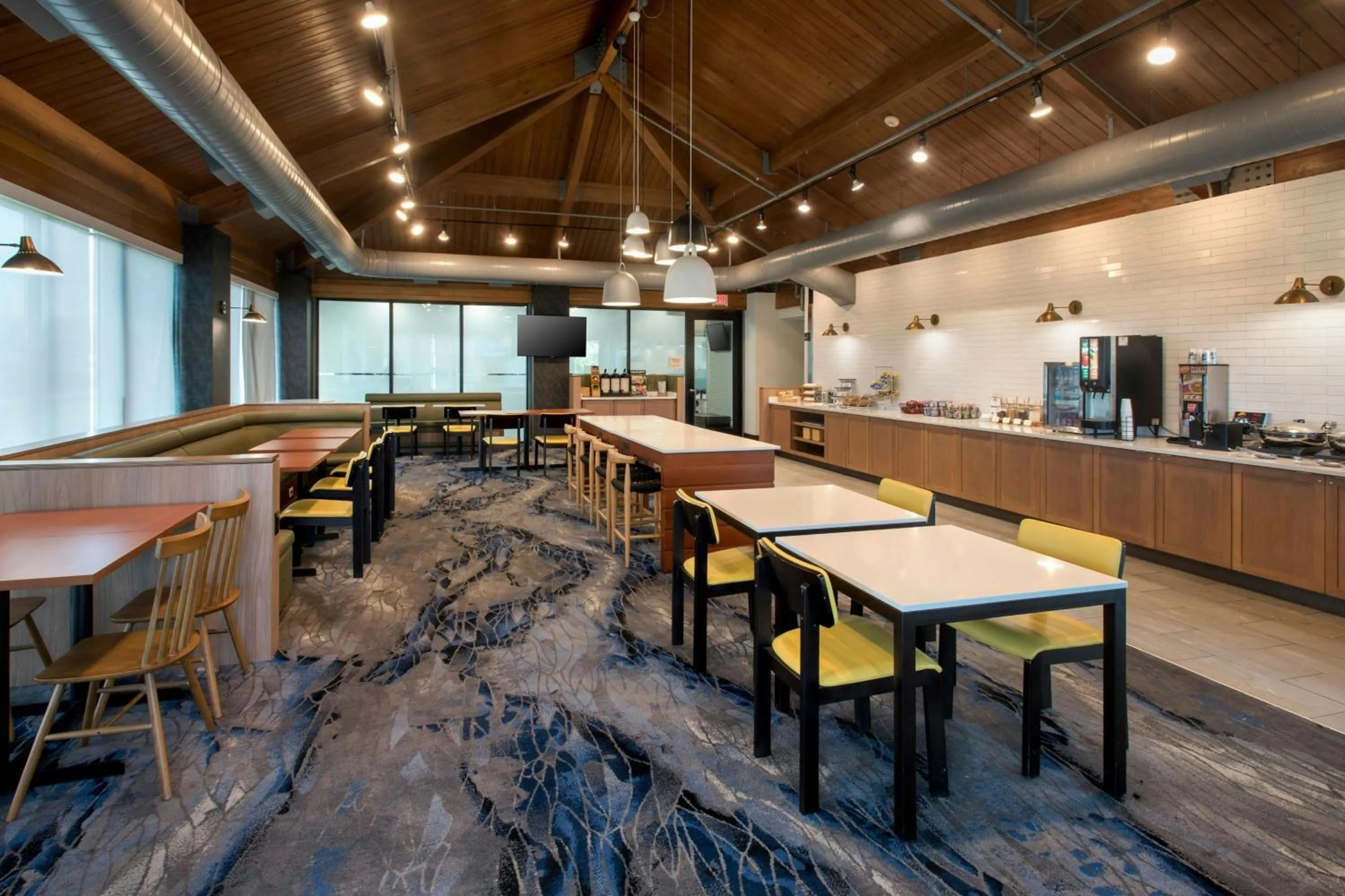 Breakfast in Fairfield Inn Rochester Airport