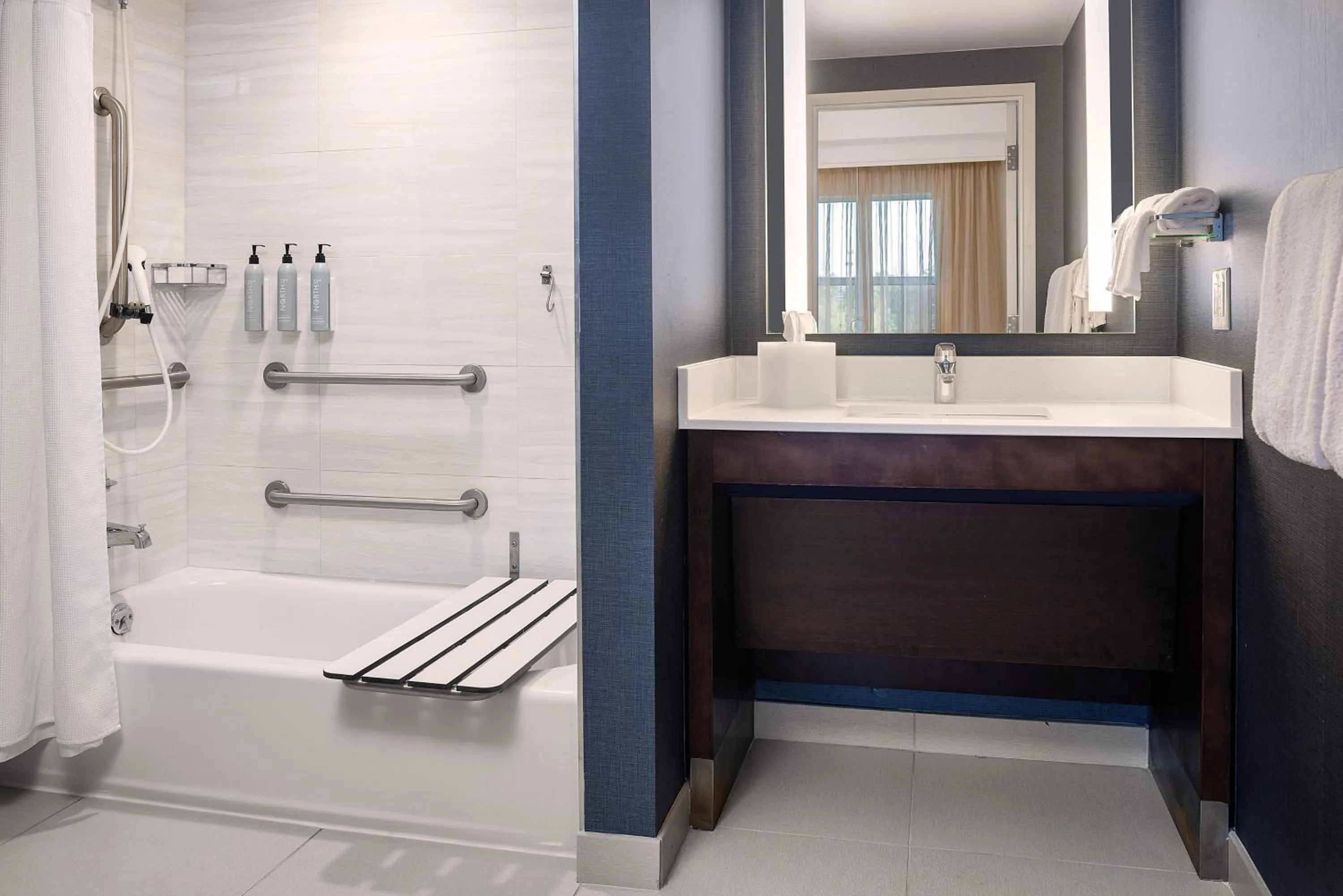 Bath in Residence Inn Rochester Henrietta