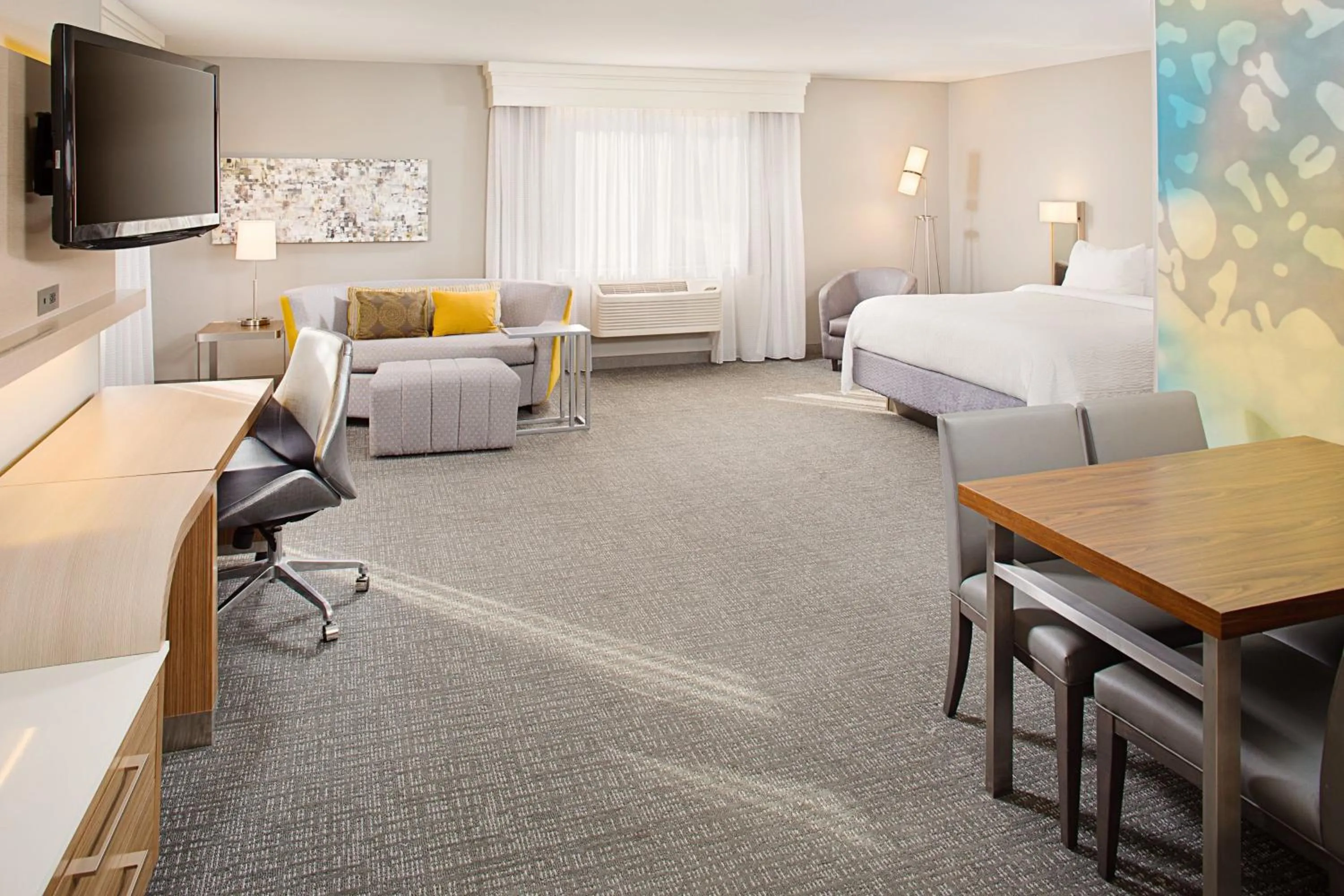 Bedroom, Bed in Courtyard by Marriott Sacramento Midtown