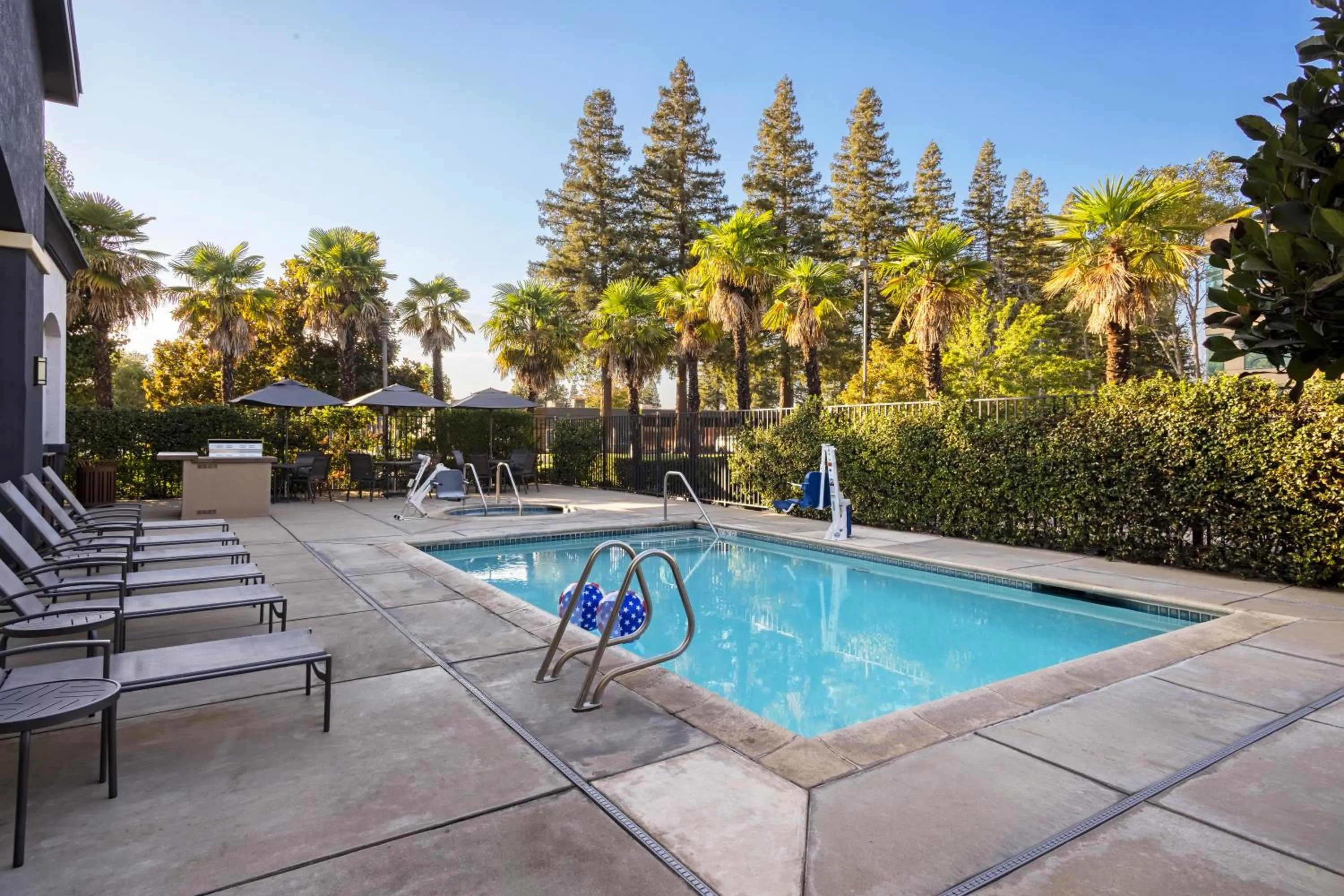 Swimming pool in Fairfield Inn Sacramento Cal Expo