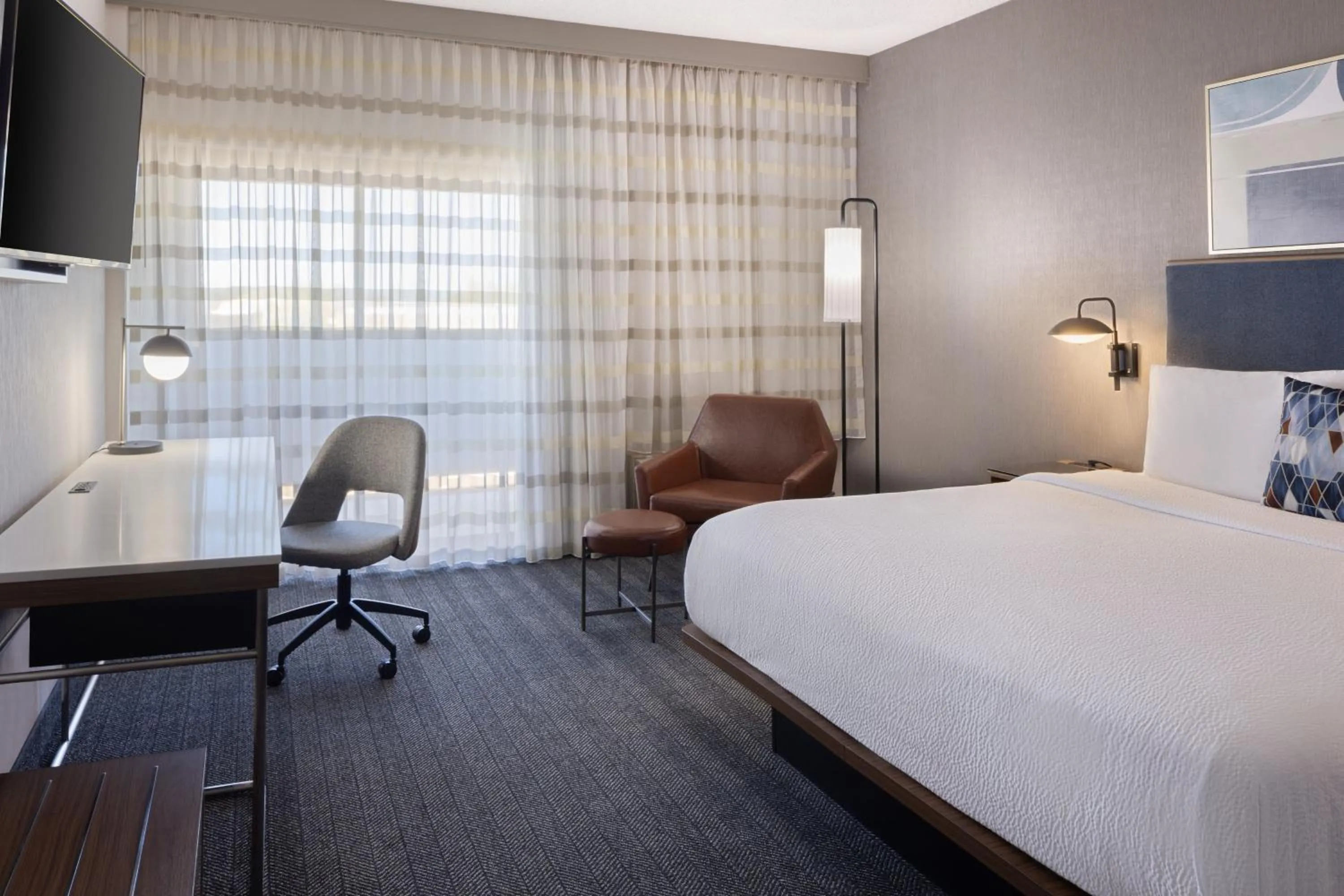 Photo of the whole room, Bed in Courtyard Santa Fe