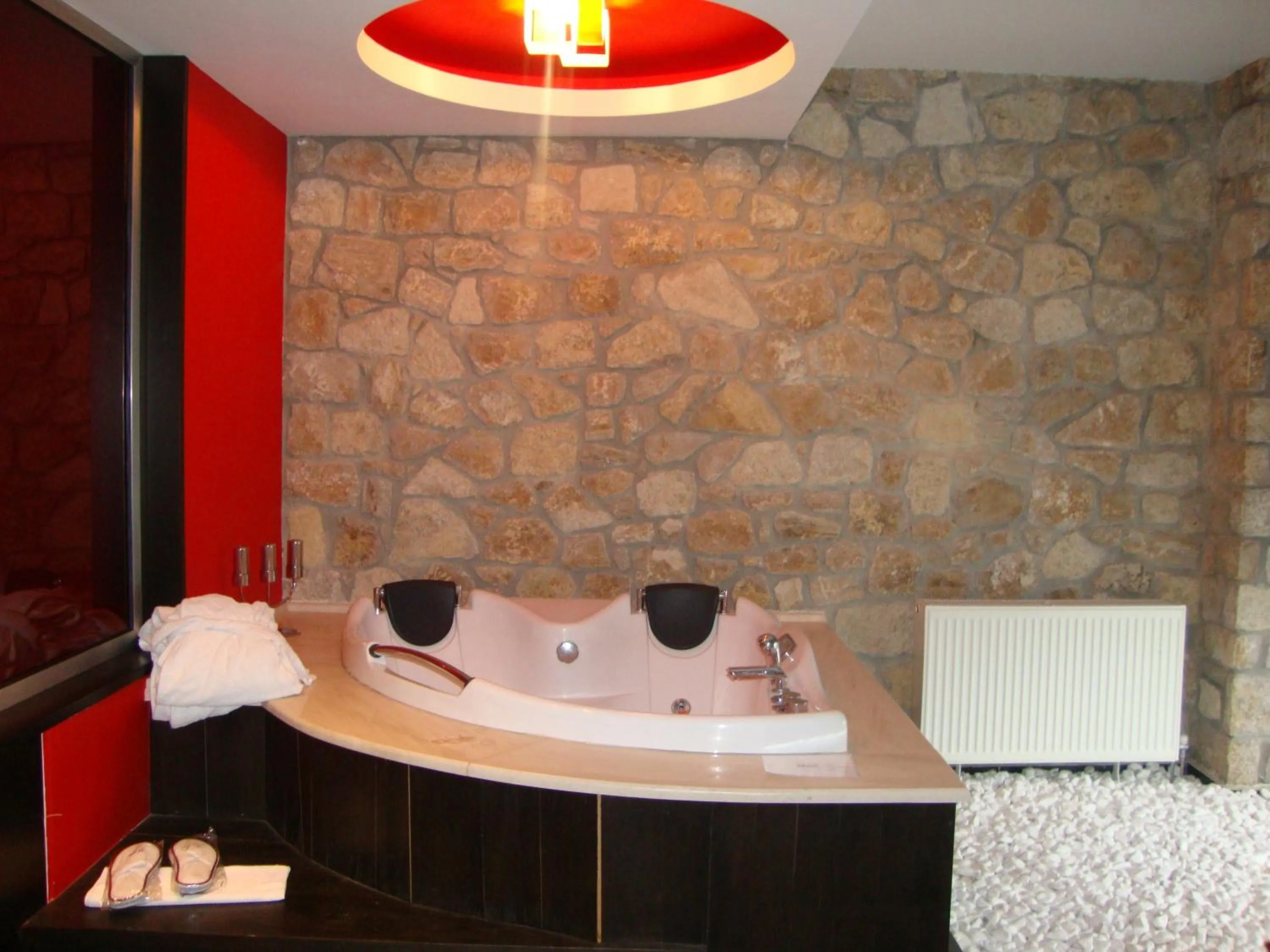 Hot Tub in Nymfes Hotel