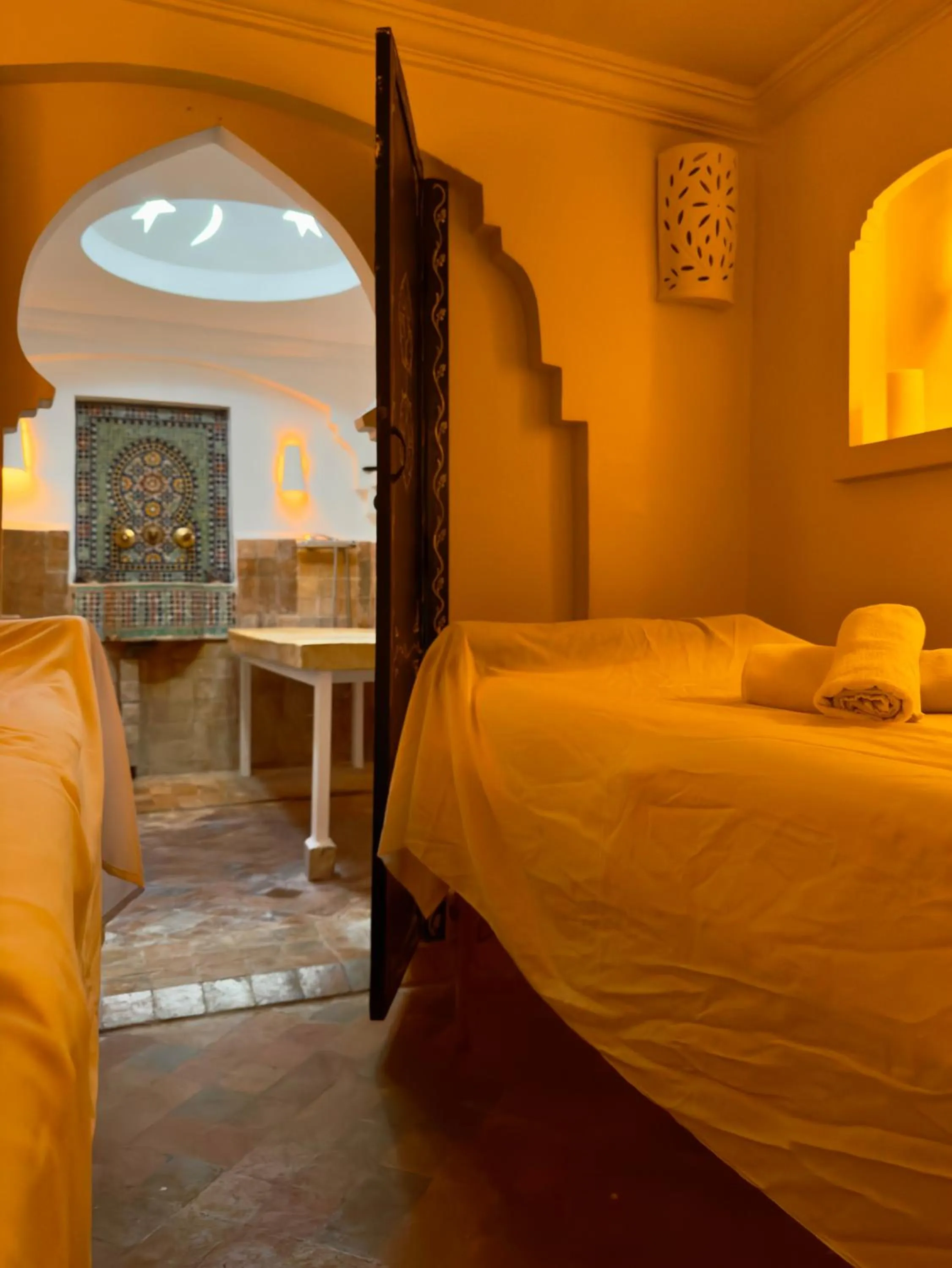 Bed in Hotel Al Alba Hammam & Restaurant