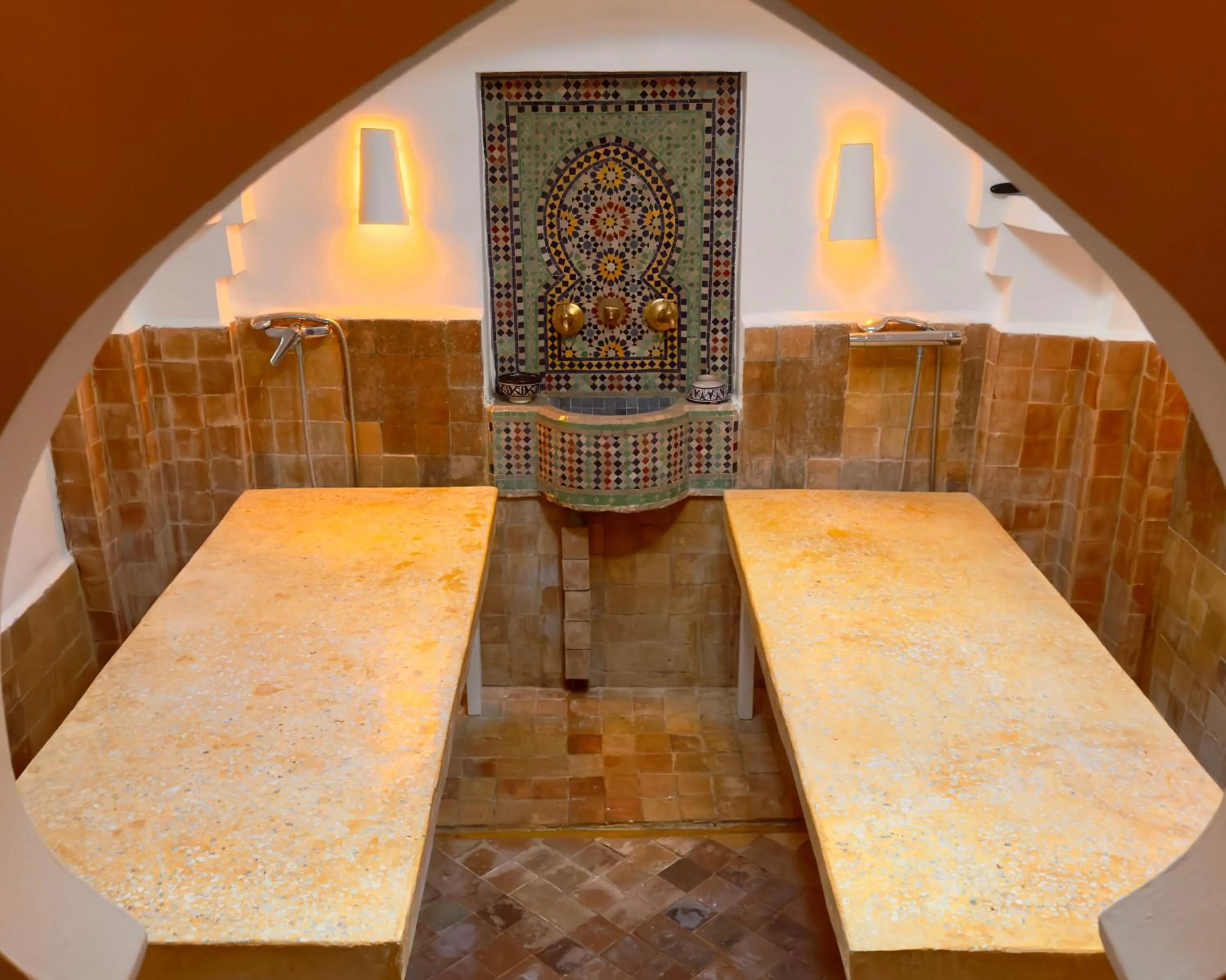 Bed in Hotel Al Alba Hammam & Restaurant