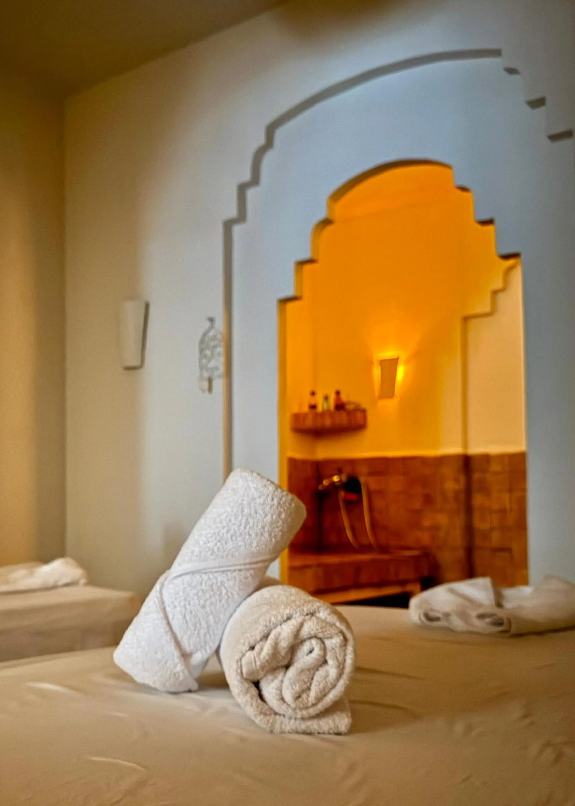 Bed in Hotel Al Alba Hammam & Restaurant