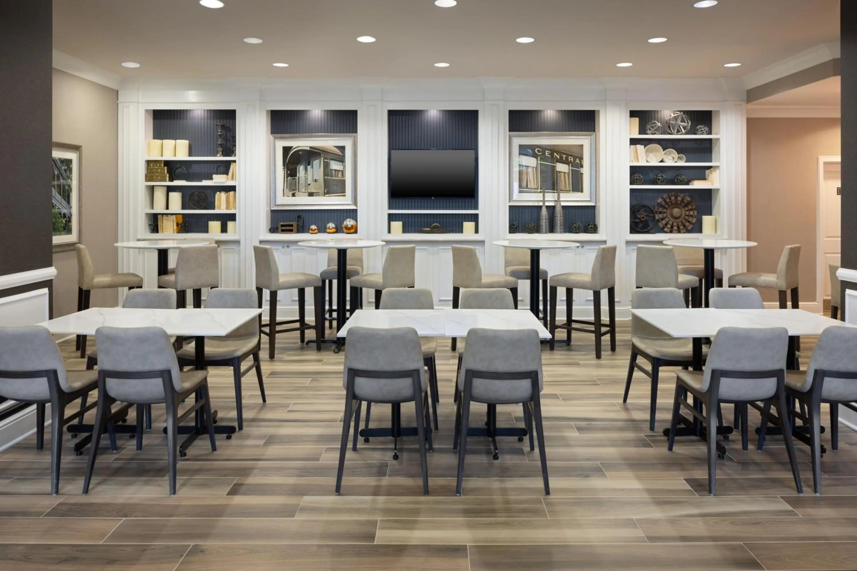 Breakfast in Residence Inn Savannah Downtown Historic District