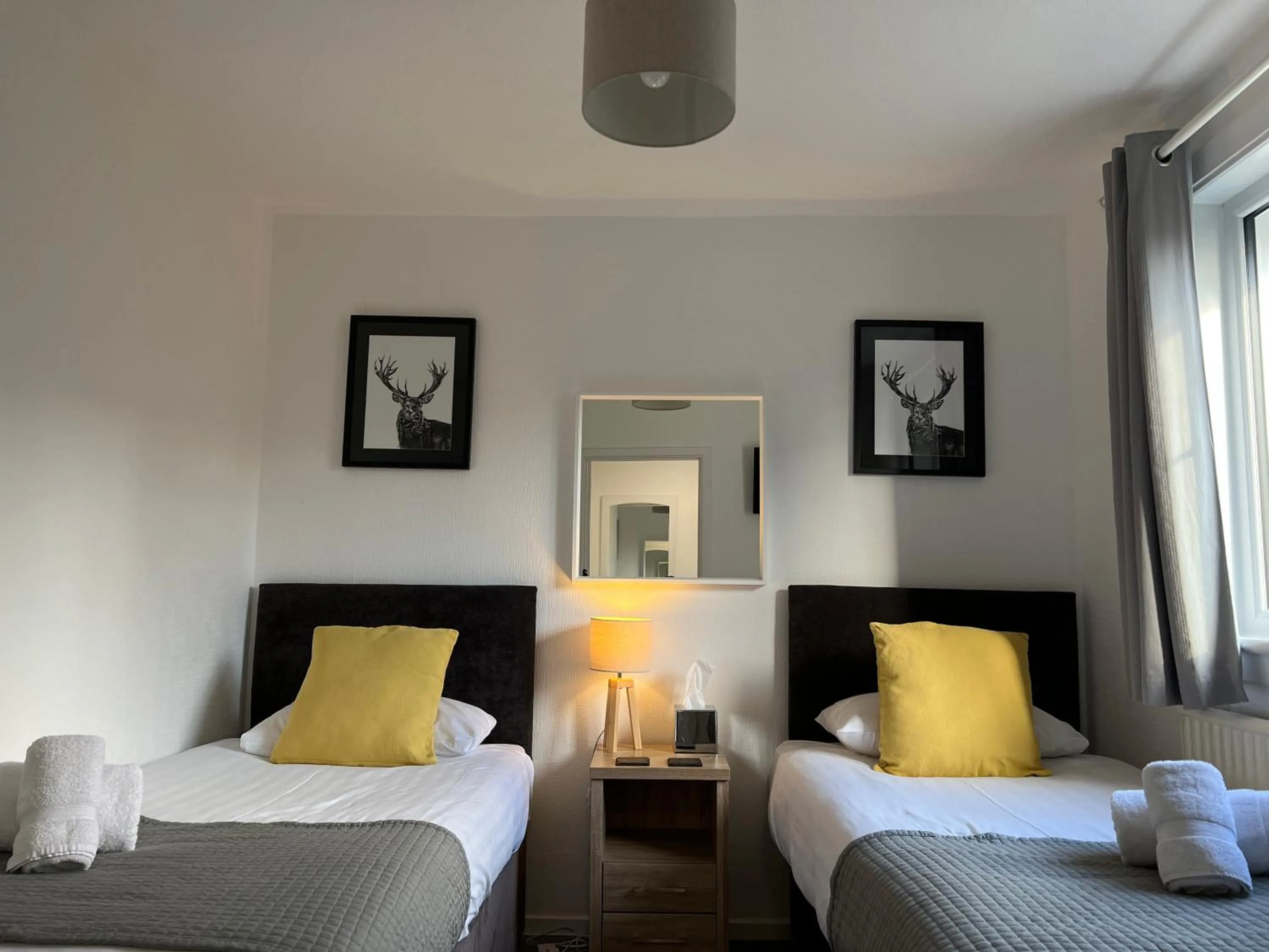 Photo of the whole room, Bed in Loch Eyre House