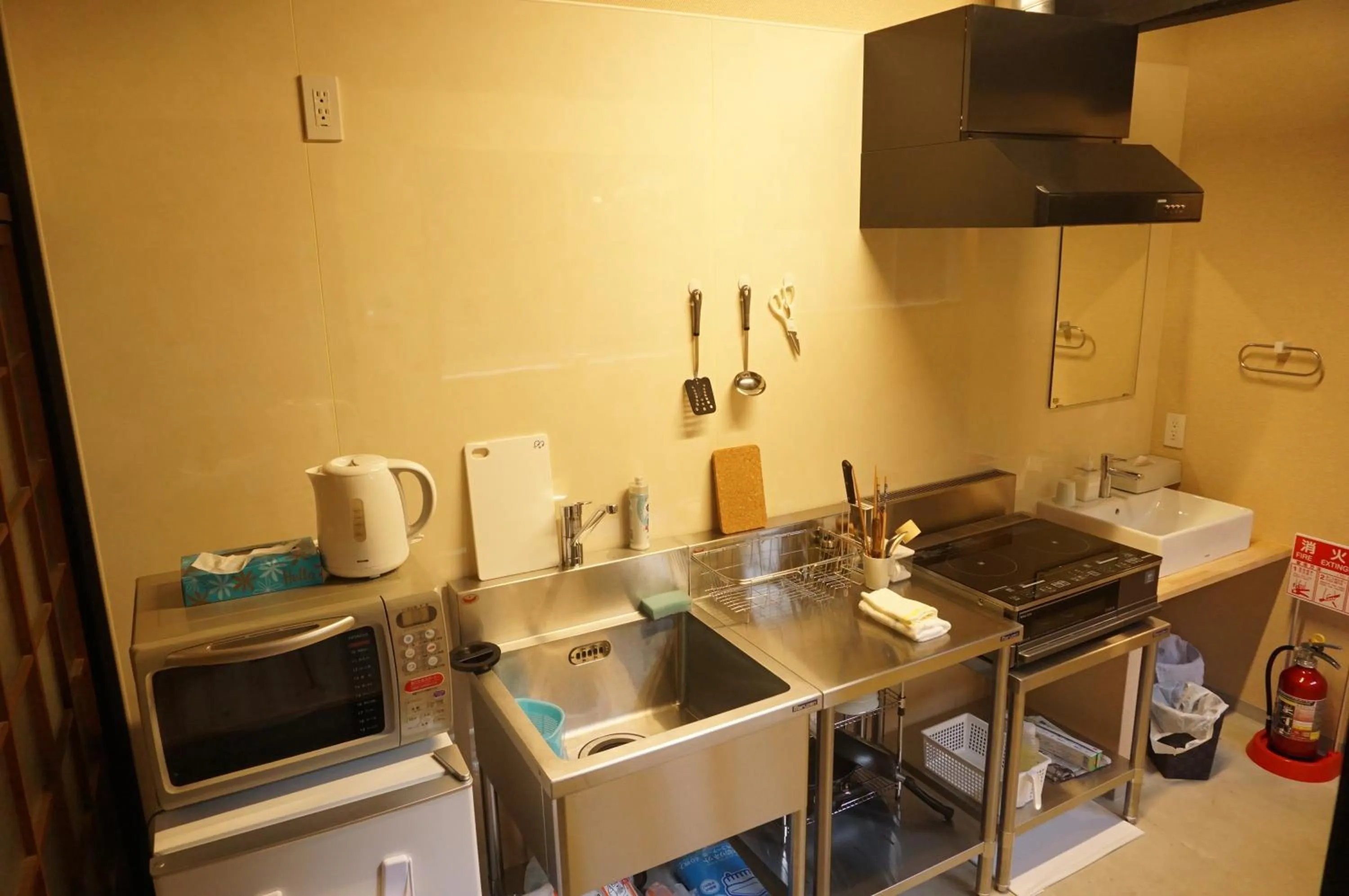 Kitchen or kitchenette in Obama Machiya Stay