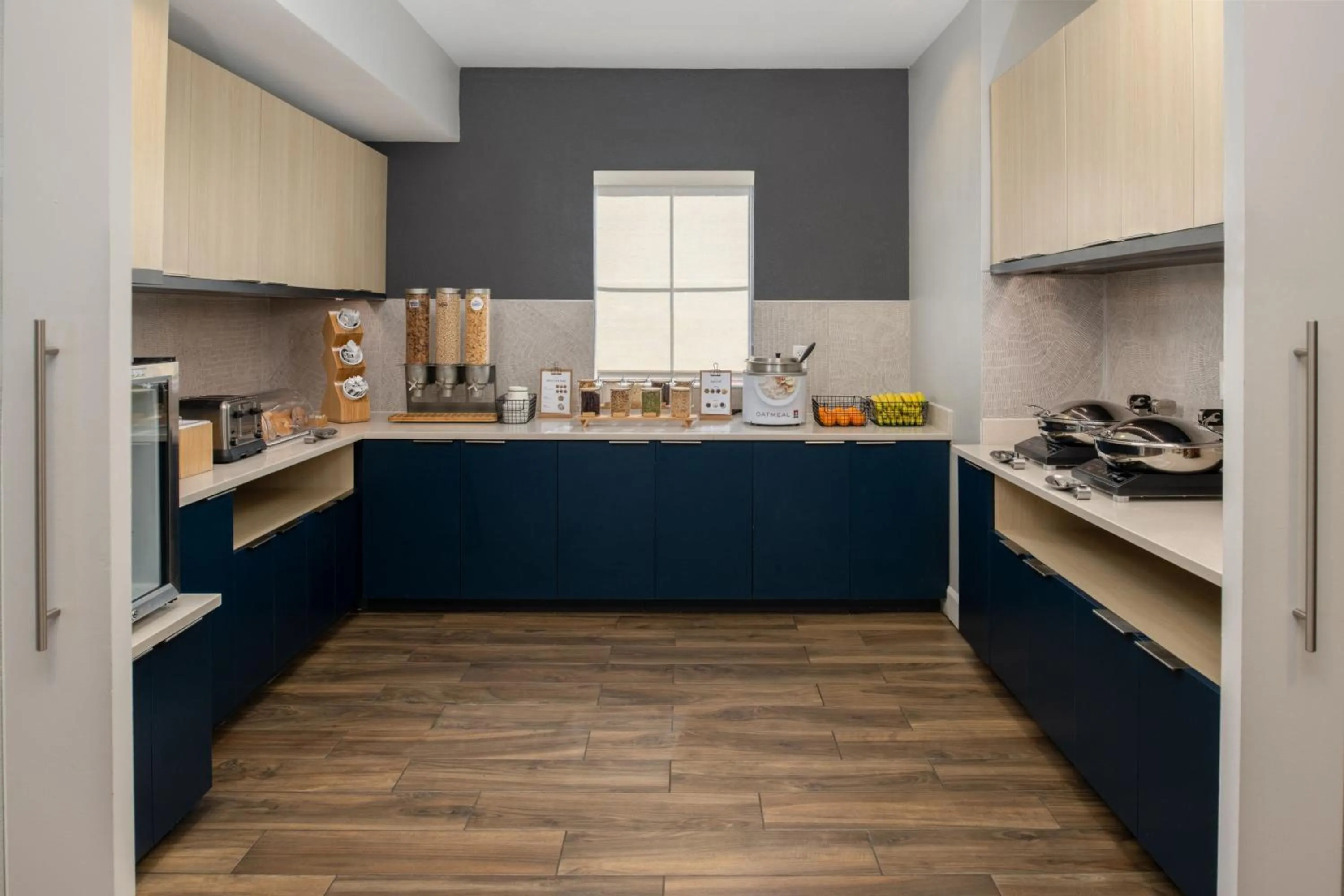 Breakfast in TownePlace Suites San Jose Campbell