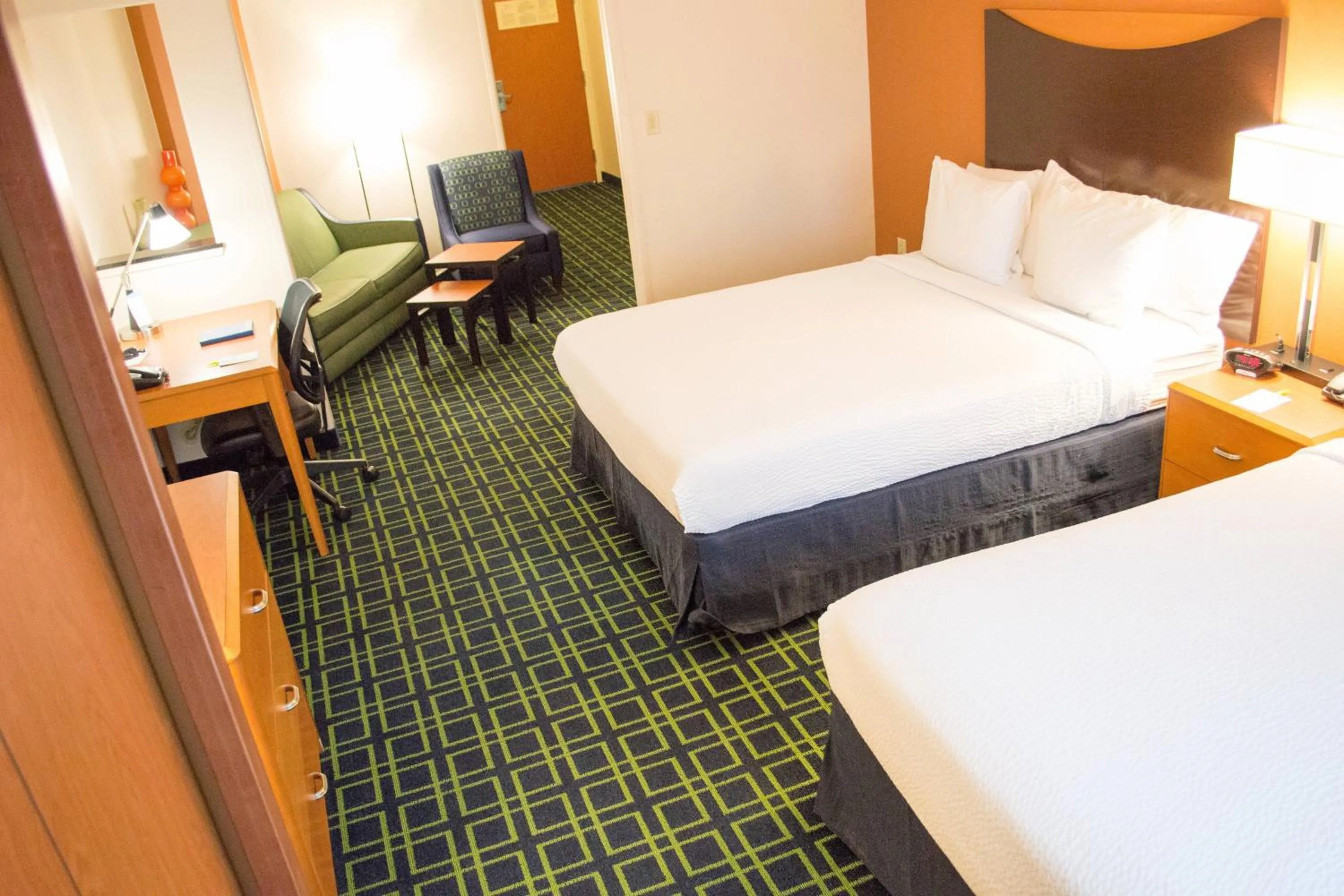 Photo of the whole room, Bed in Fairfield Inn & Suites by Marriott San Antonio North/Stone Oak