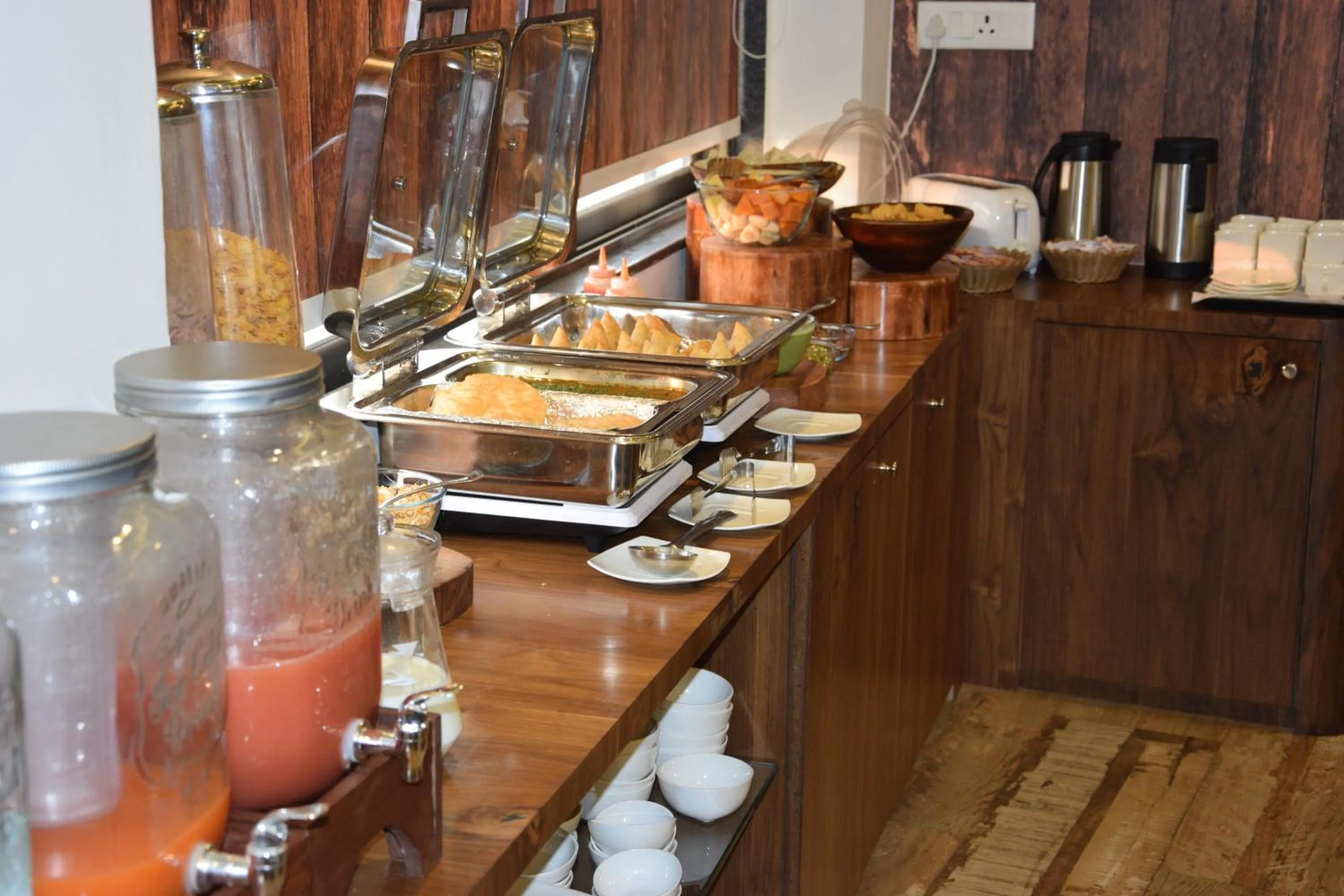 Food and drinks in Hotel City Inn