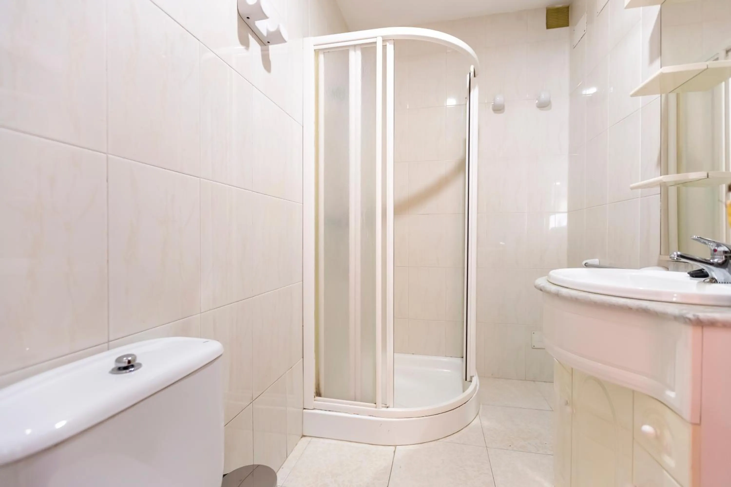 Shower in Hotel Nautilus