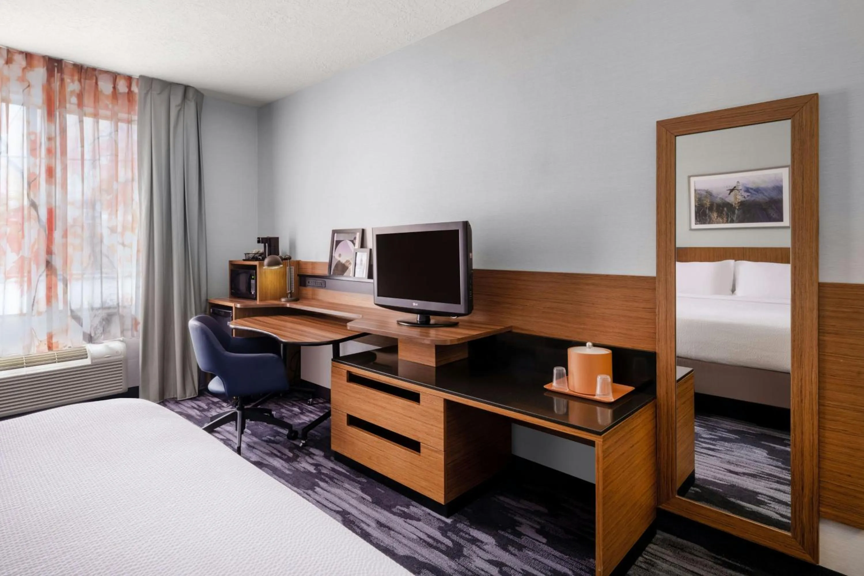 Photo of the whole room, Bed in Fairfield Inn & Suites by Marriott Salt Lake City Downtown