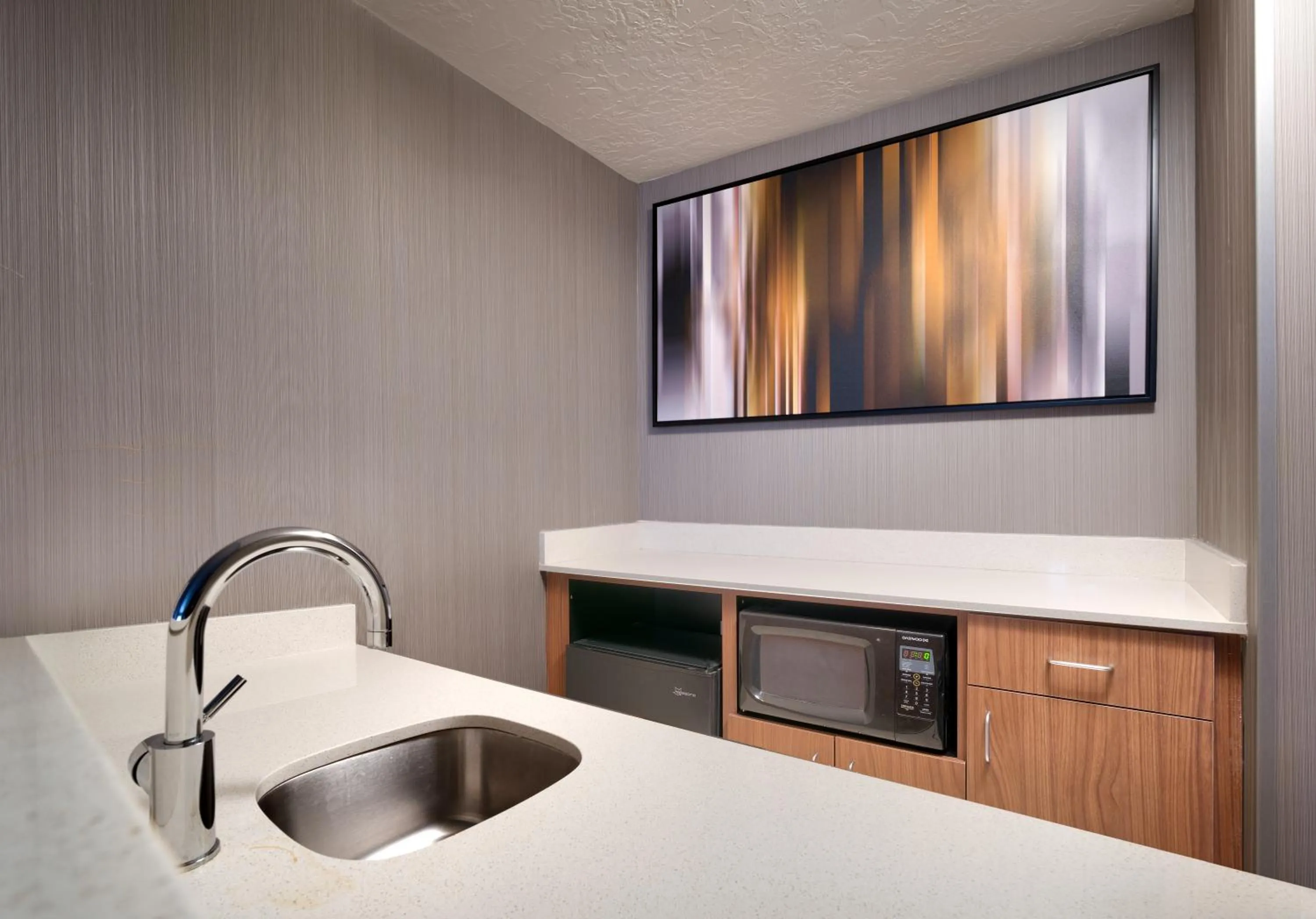 Kitchen or kitchenette in Courtyard by Marriott Ogden