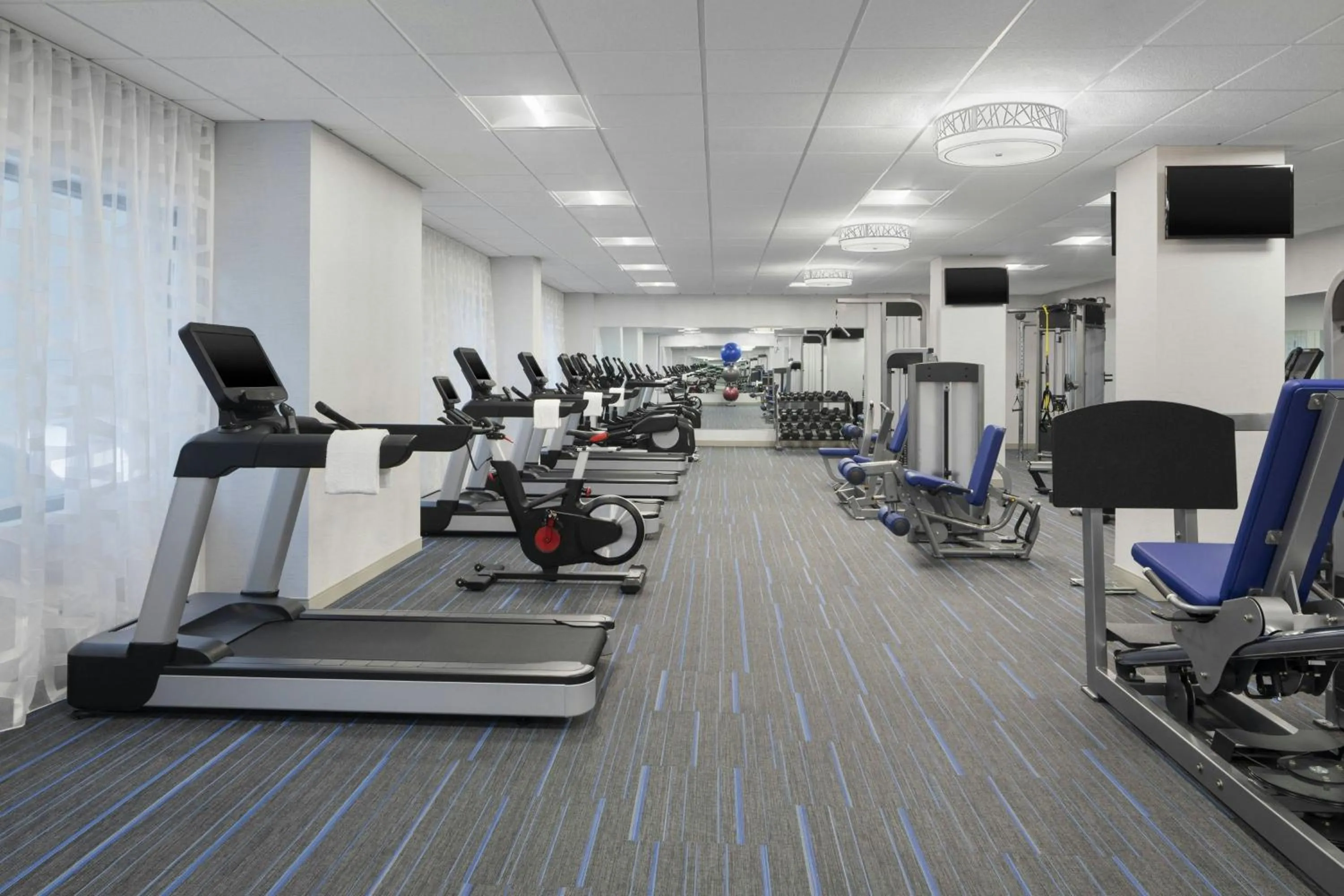 Fitness centre/facilities in Courtyard by Marriott Stamford Downtown