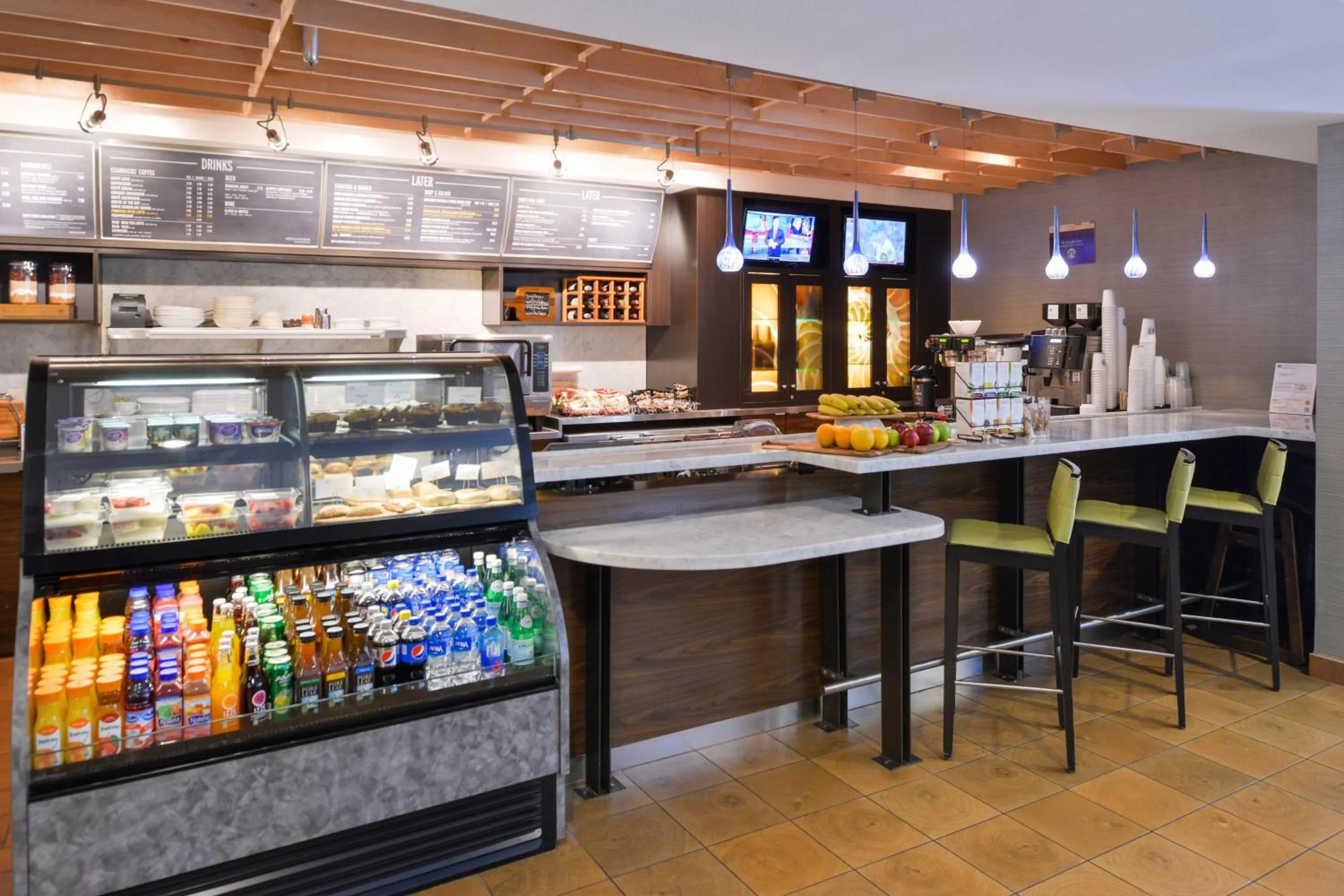 Restaurant/places to eat in Courtyard Tampa North / I-75 Fletcher