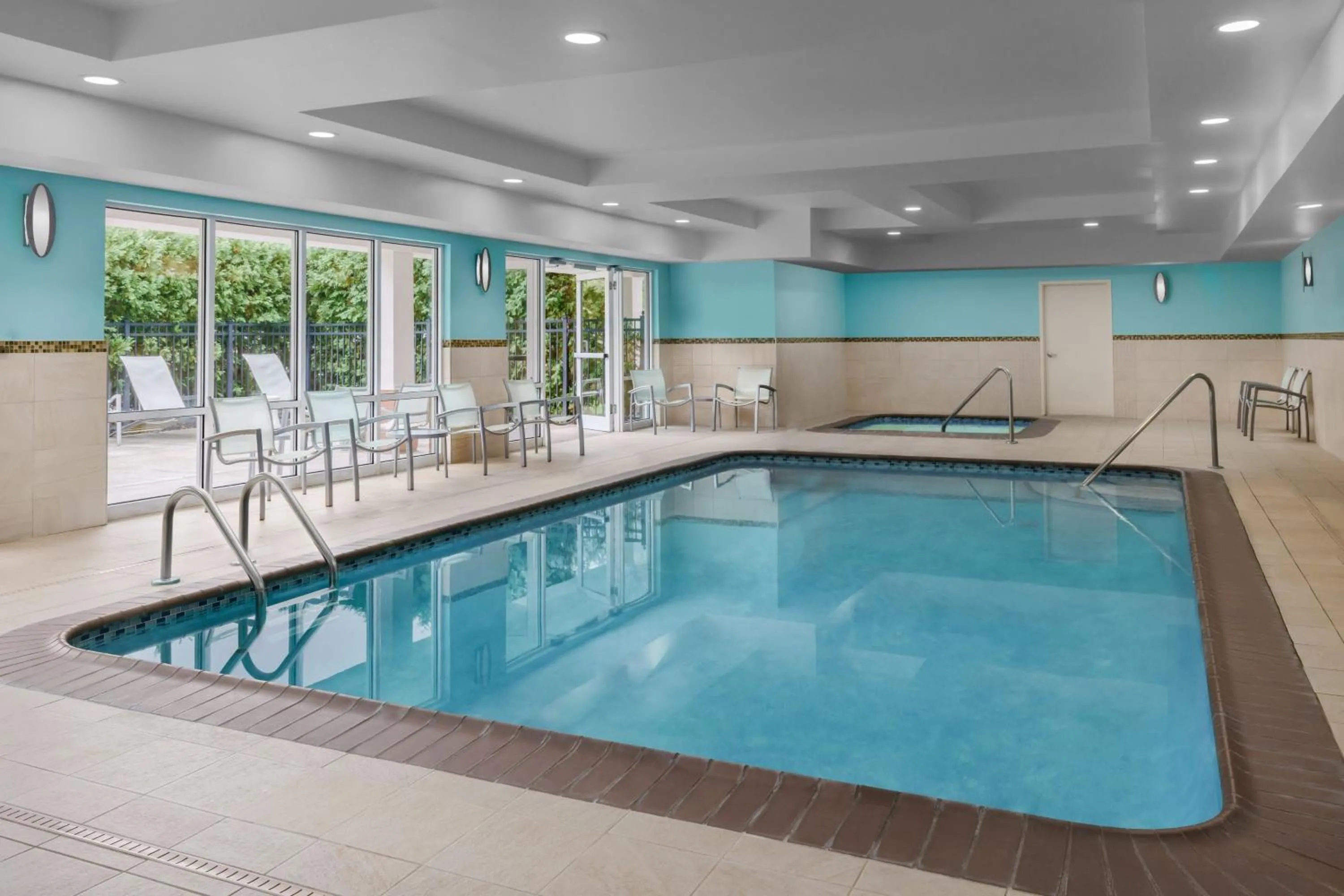 Swimming pool in SpringHill Suites Providence West Warwick