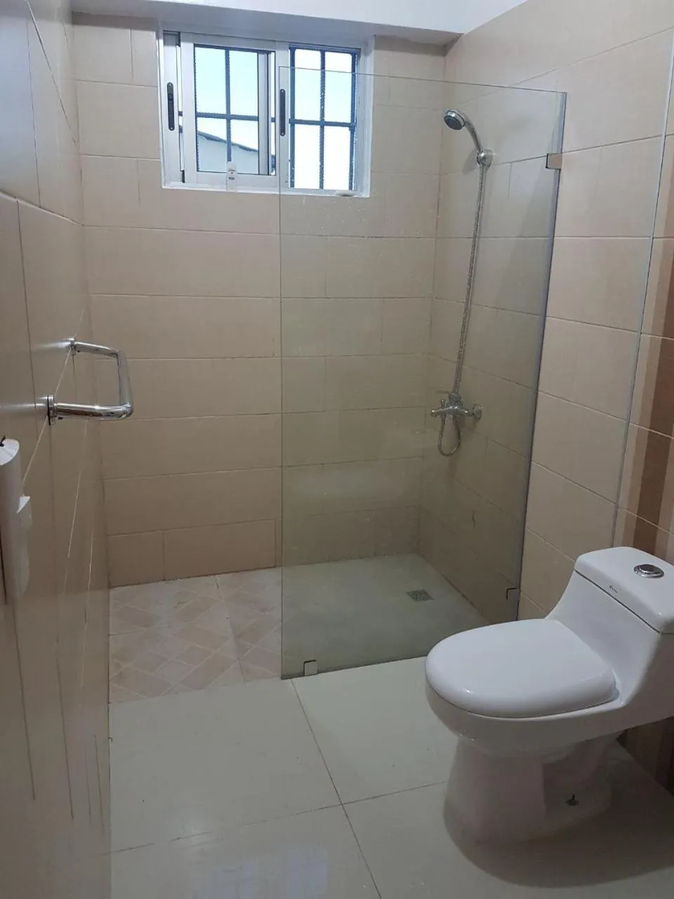 Shower in KSL Residence