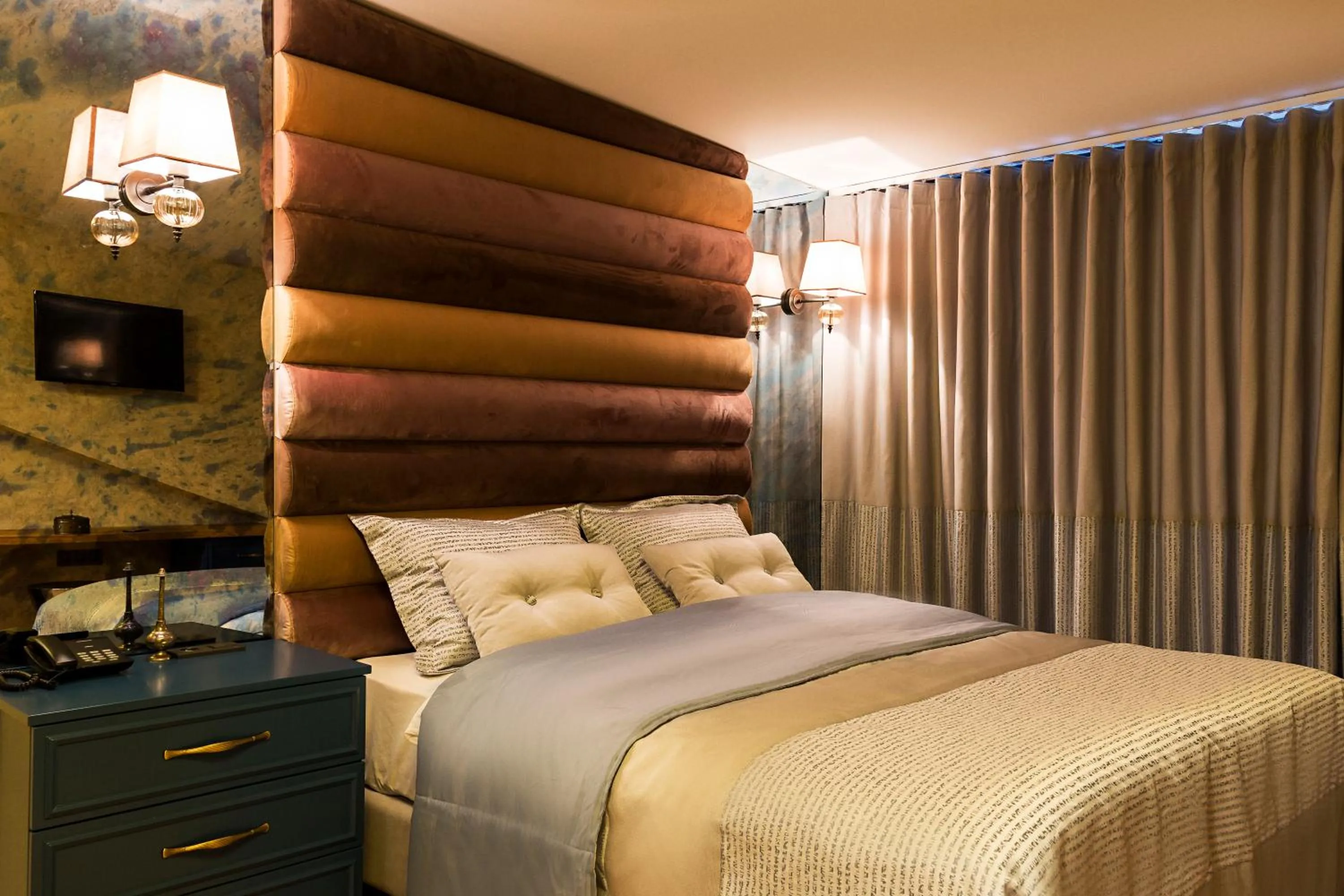 Bed in Sublime Porte Hotel