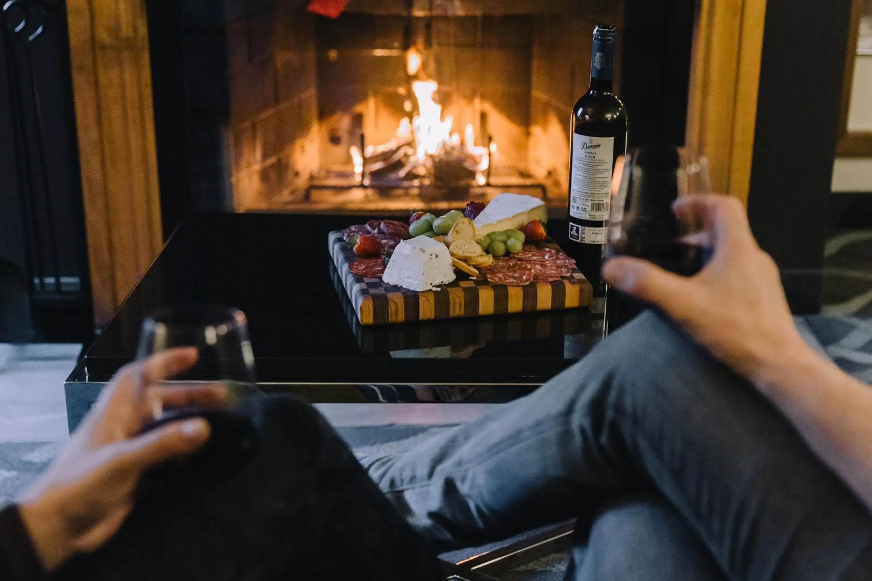 fireplace in Residence Inn by Marriott Mont Tremblant Manoir Labelle