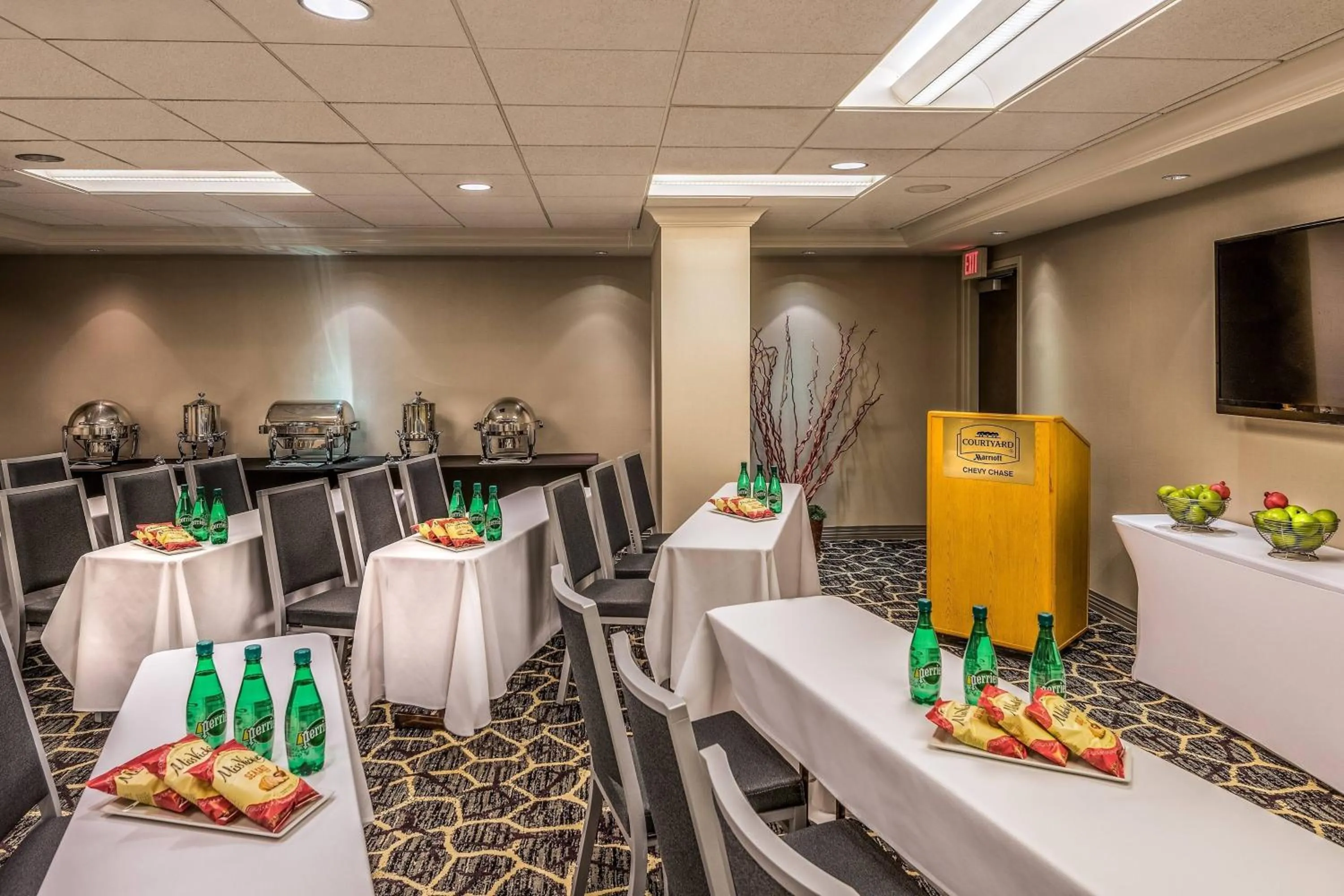 Meeting/conference room in Courtyard by Marriott Bethesda Chevy Chase