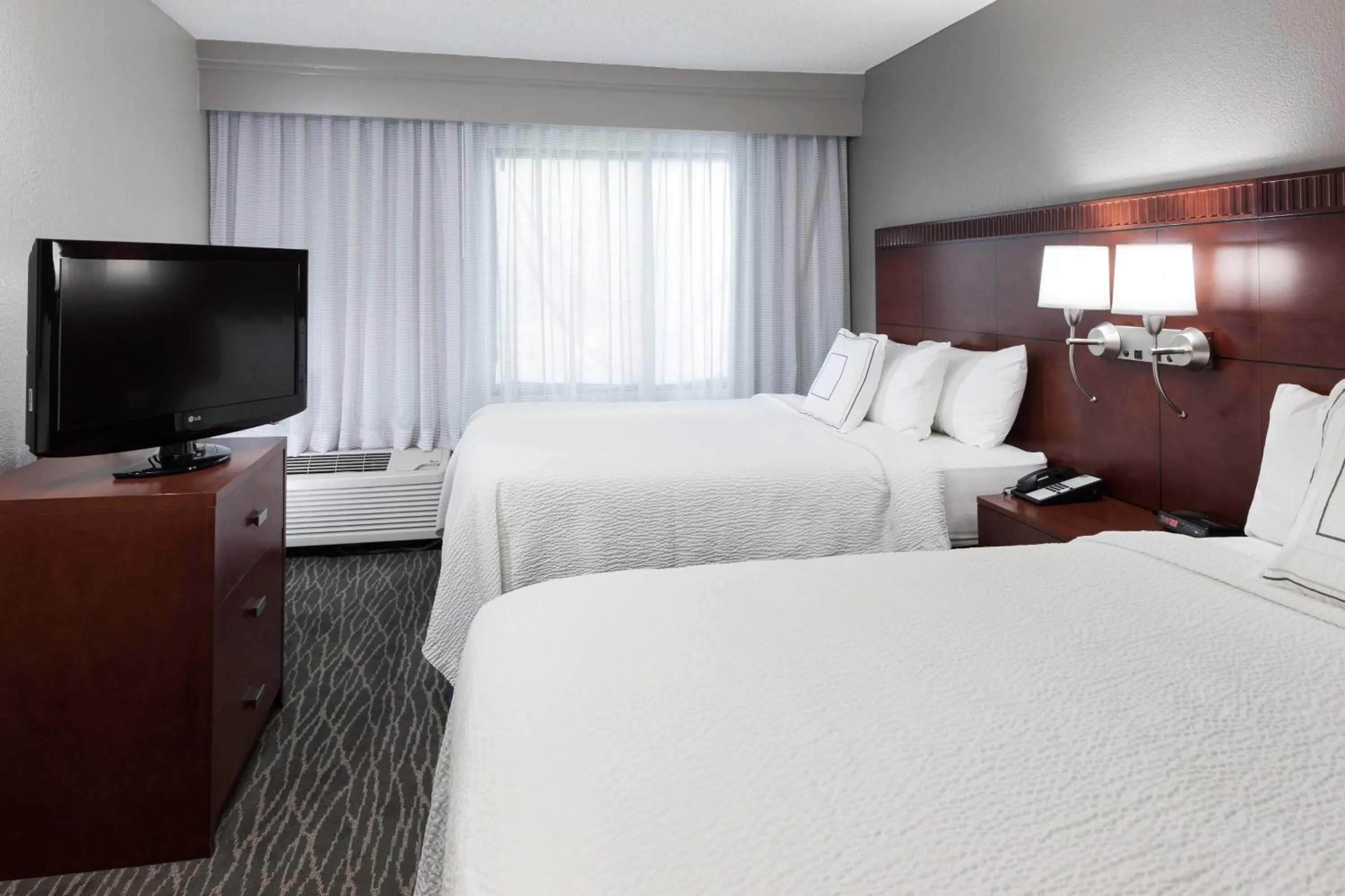 Photo of the whole room, Bed in Courtyard by Marriott Waco