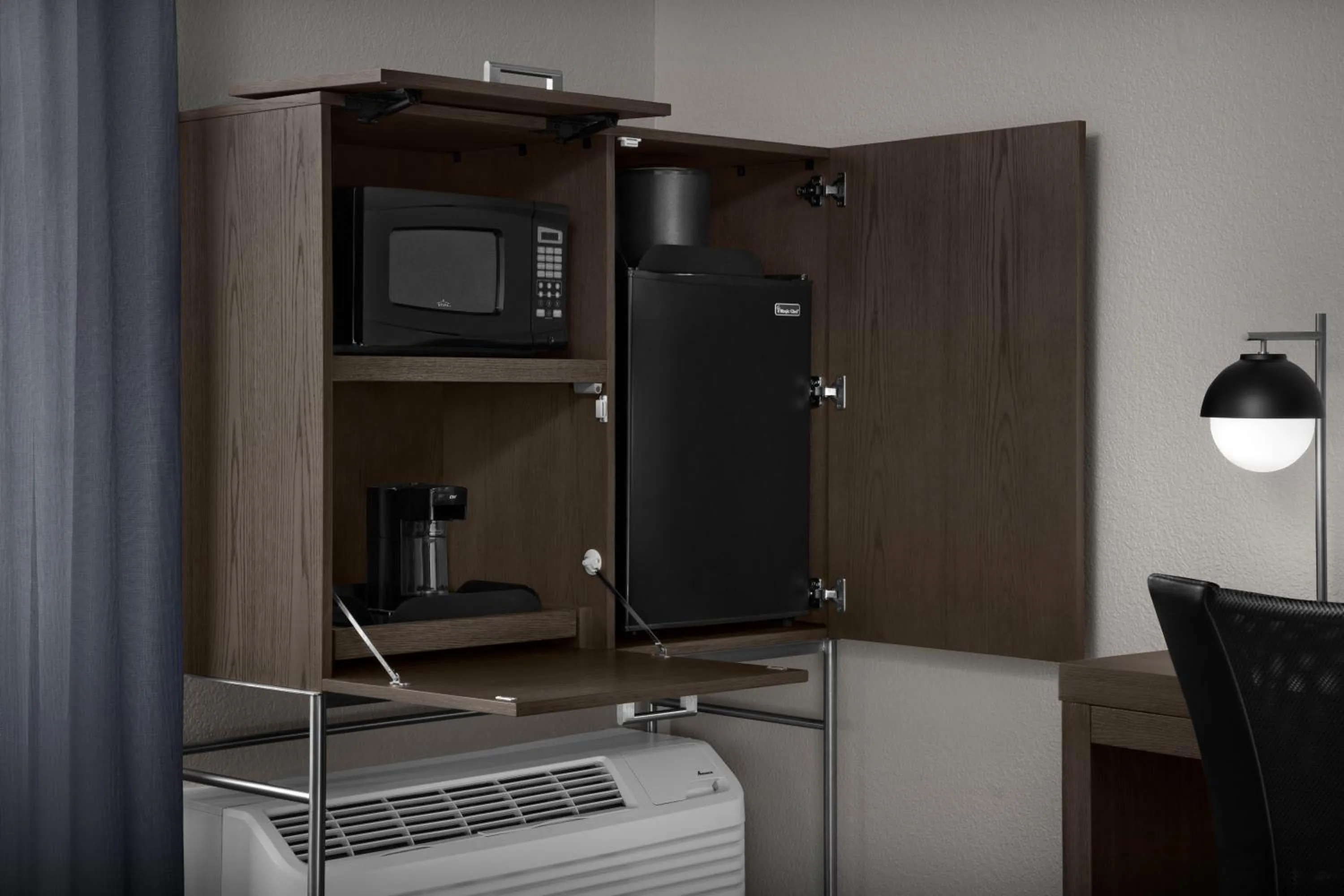 Coffee/tea facilities in Courtyard by Marriott Waco