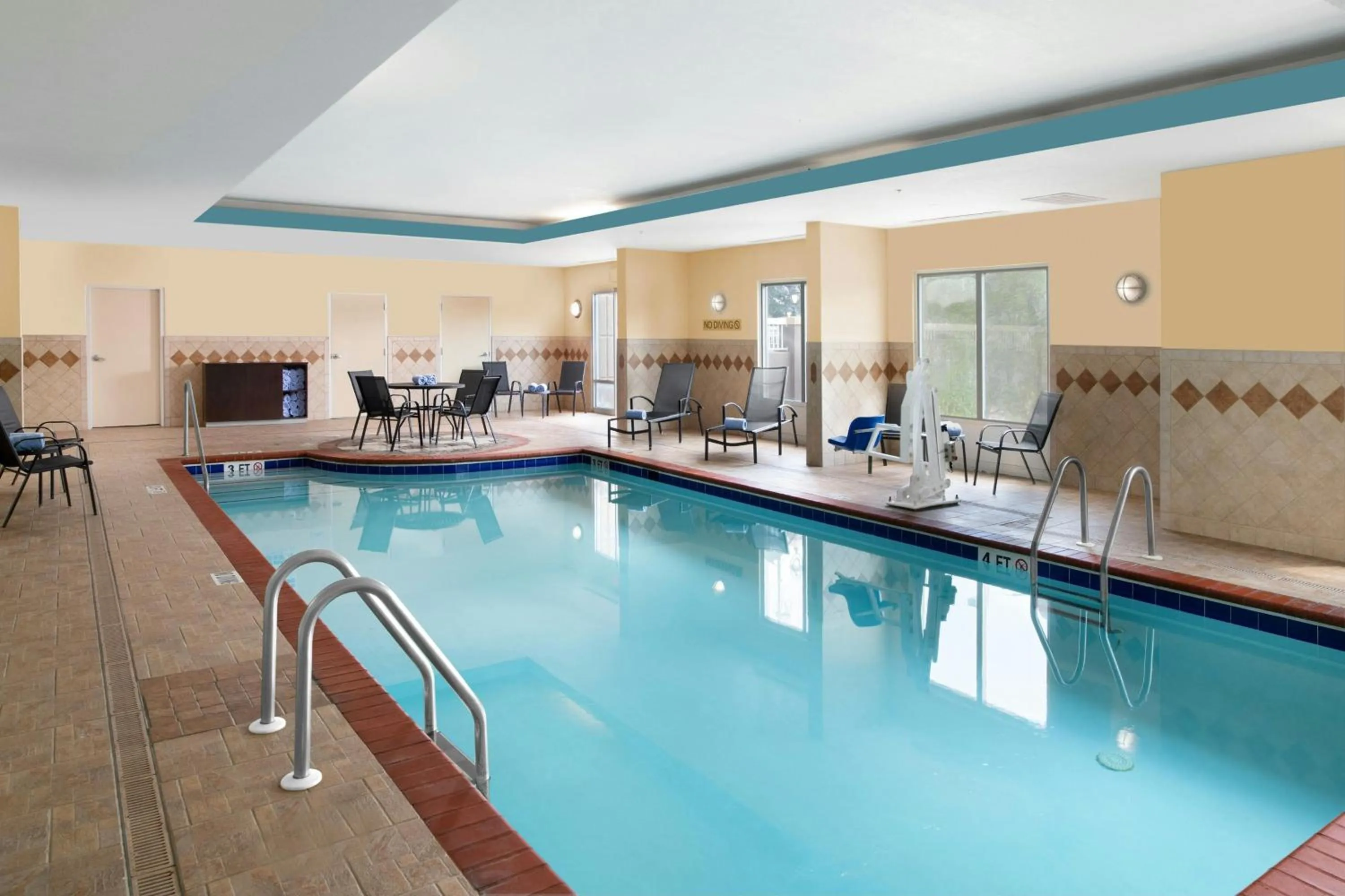 Swimming pool in Fairfield Inn & Suites by Marriott Waco North