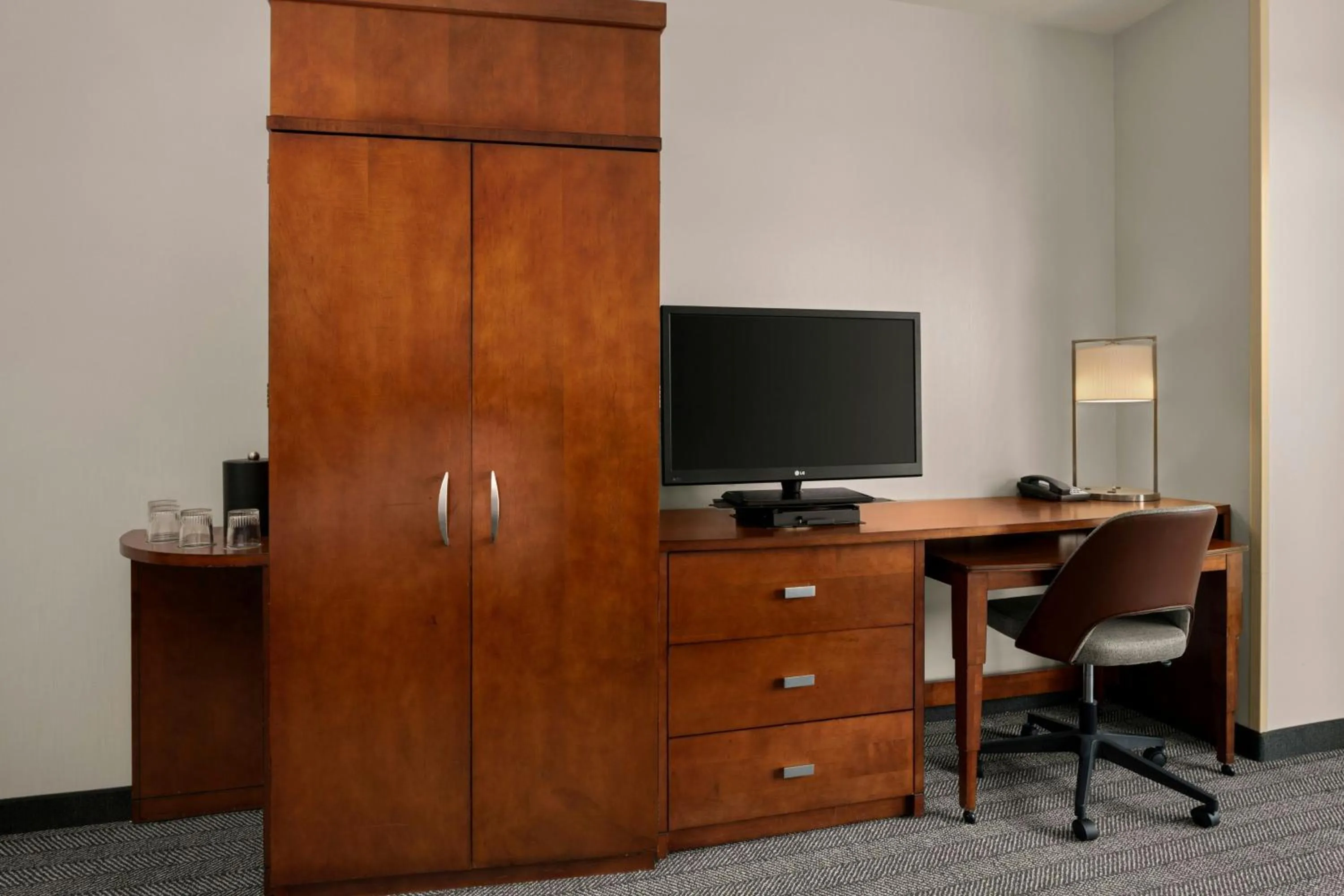 Photo of the whole room in Courtyard by Marriott Halifax Downtown