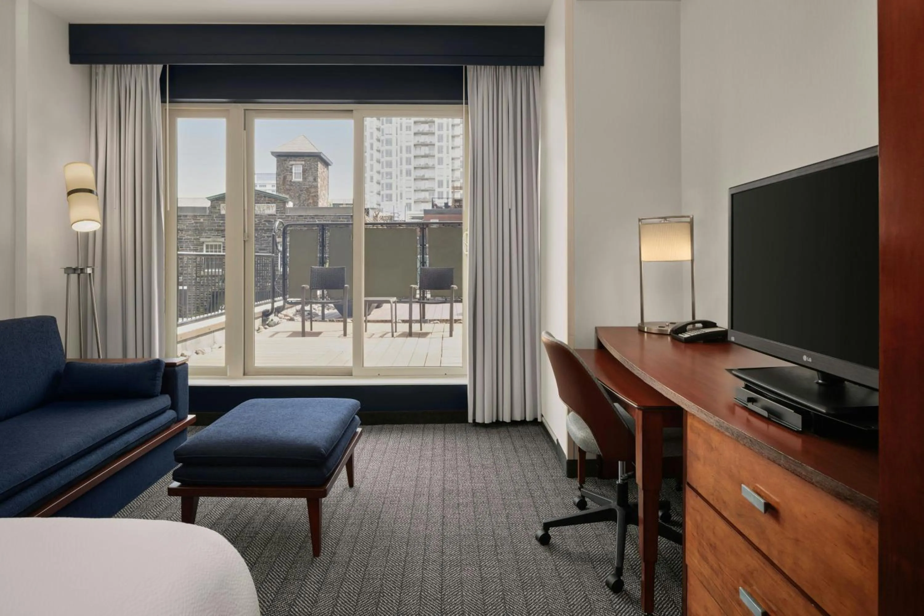 Photo of the whole room in Courtyard by Marriott Halifax Downtown