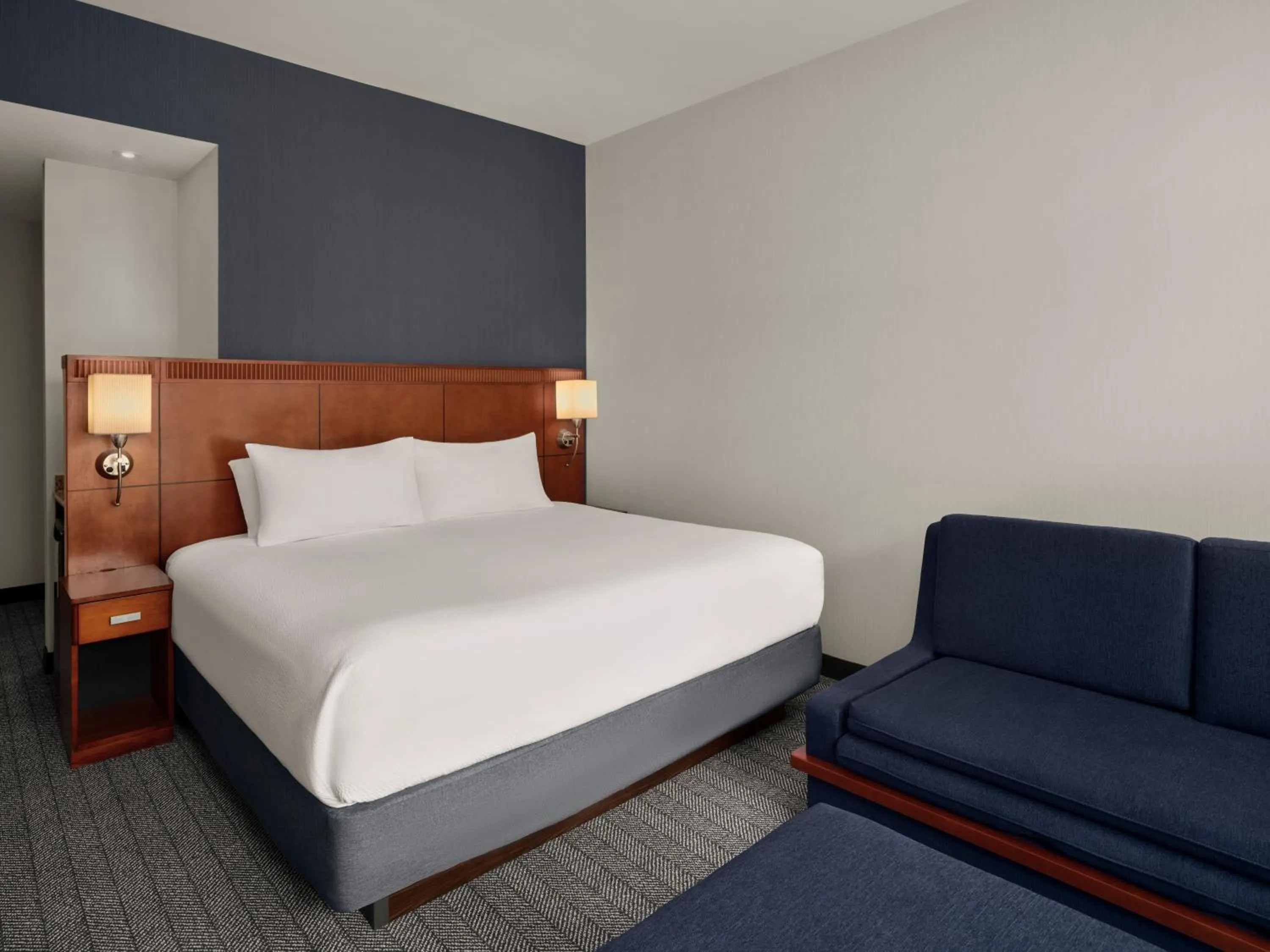 Bed in Courtyard by Marriott Halifax Downtown