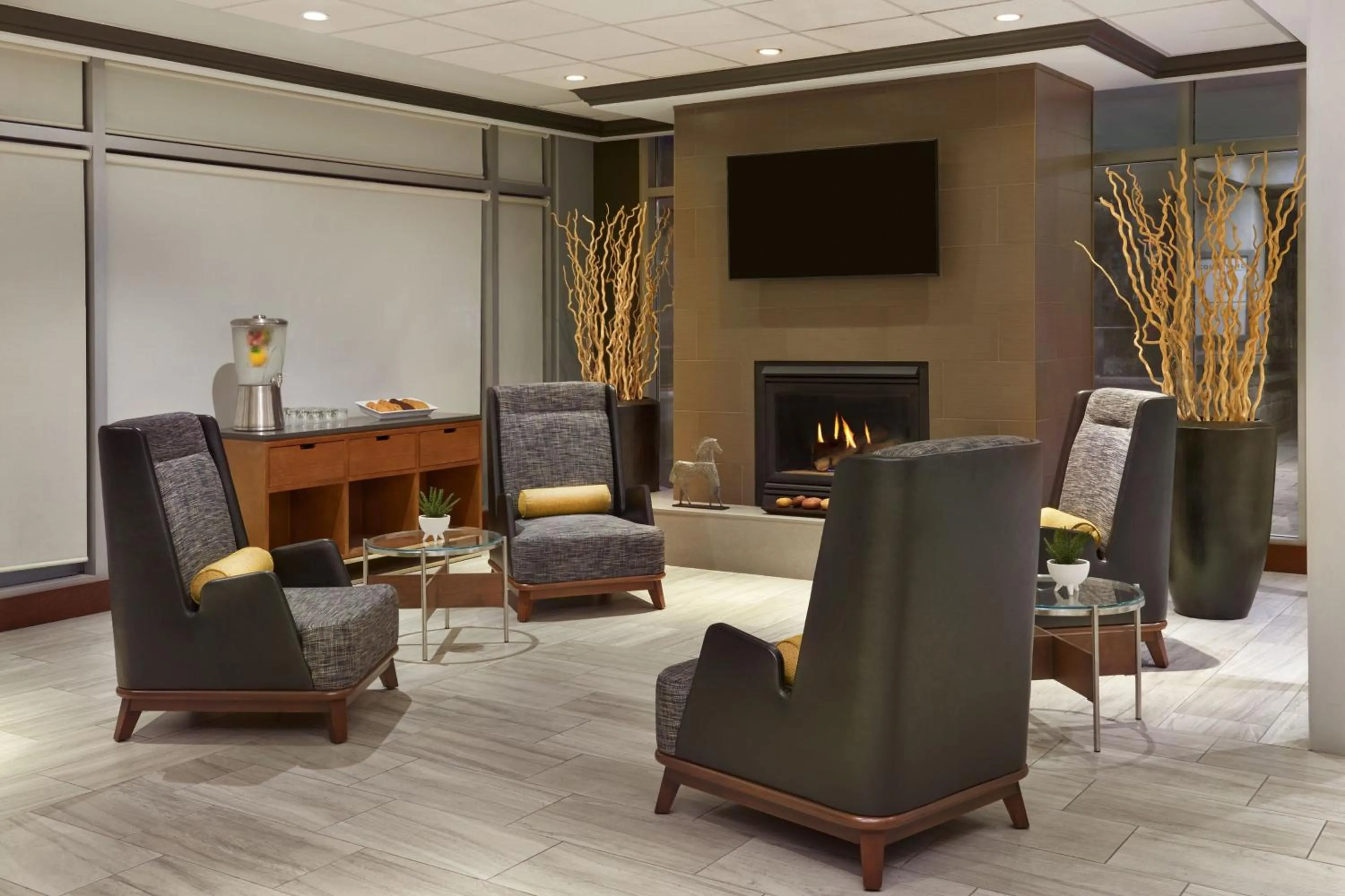 Lobby or reception in Courtyard by Marriott Ottawa Downtown