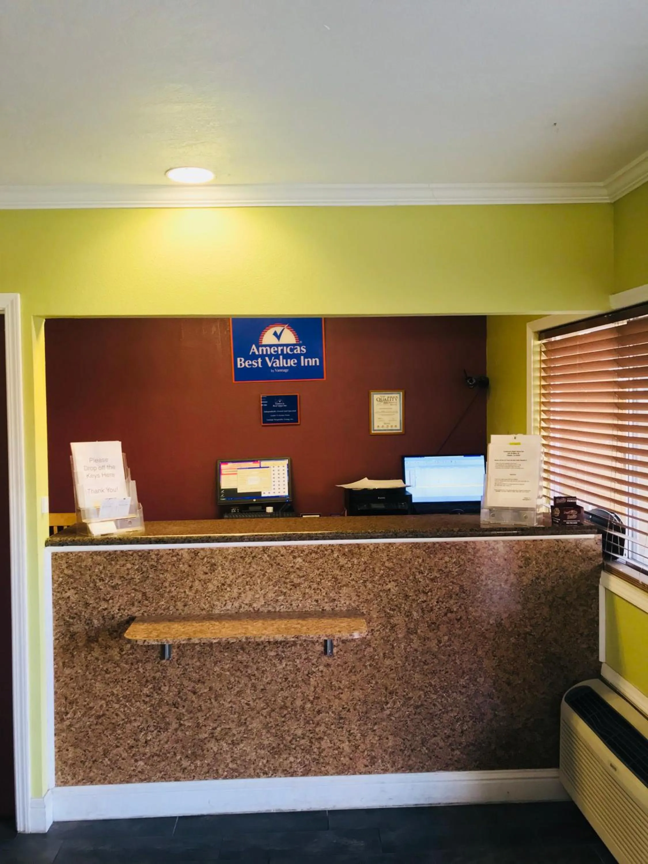 Lobby or reception in Americas Best Value Inn Visalia