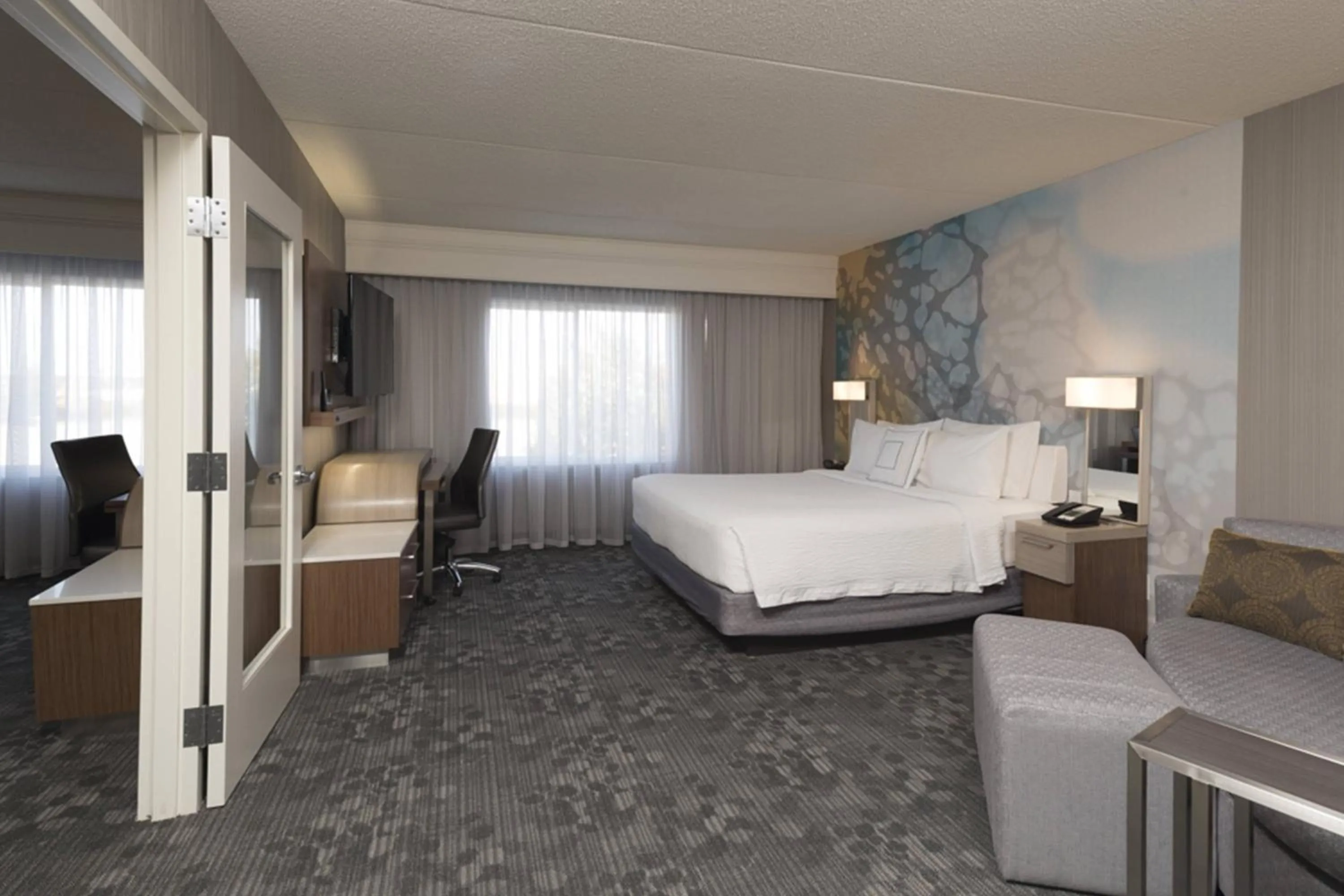 Bedroom, Bed in Courtyard by Marriott Toronto Vaughan