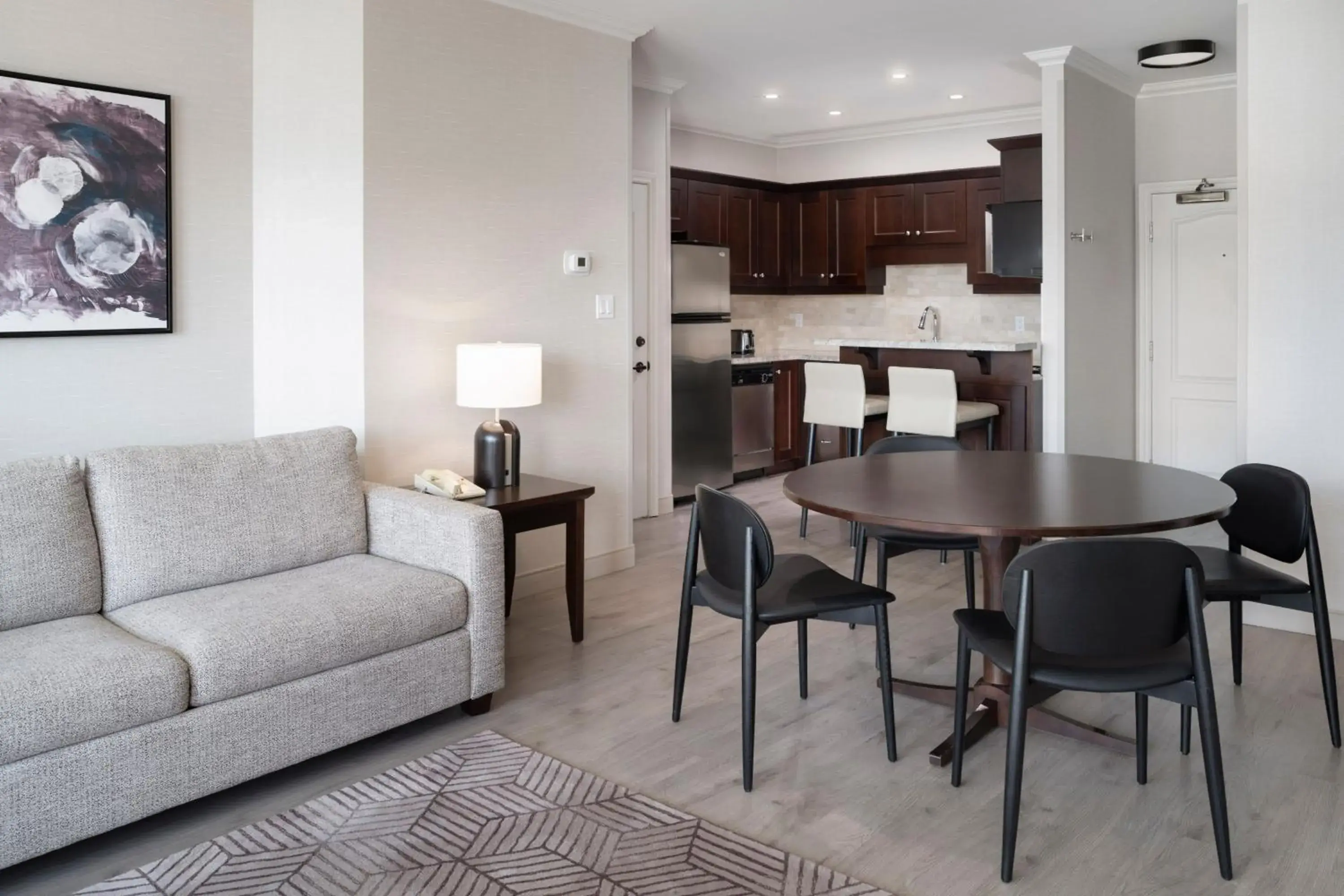 Two-Bedroom Residence with Whirlpool in Delta Hotels by Marriott Grand Okanagan Resort Two-Bedroom Residence with Whirlpool in Delta Hotels by Marriott Grand Okanagan Resort