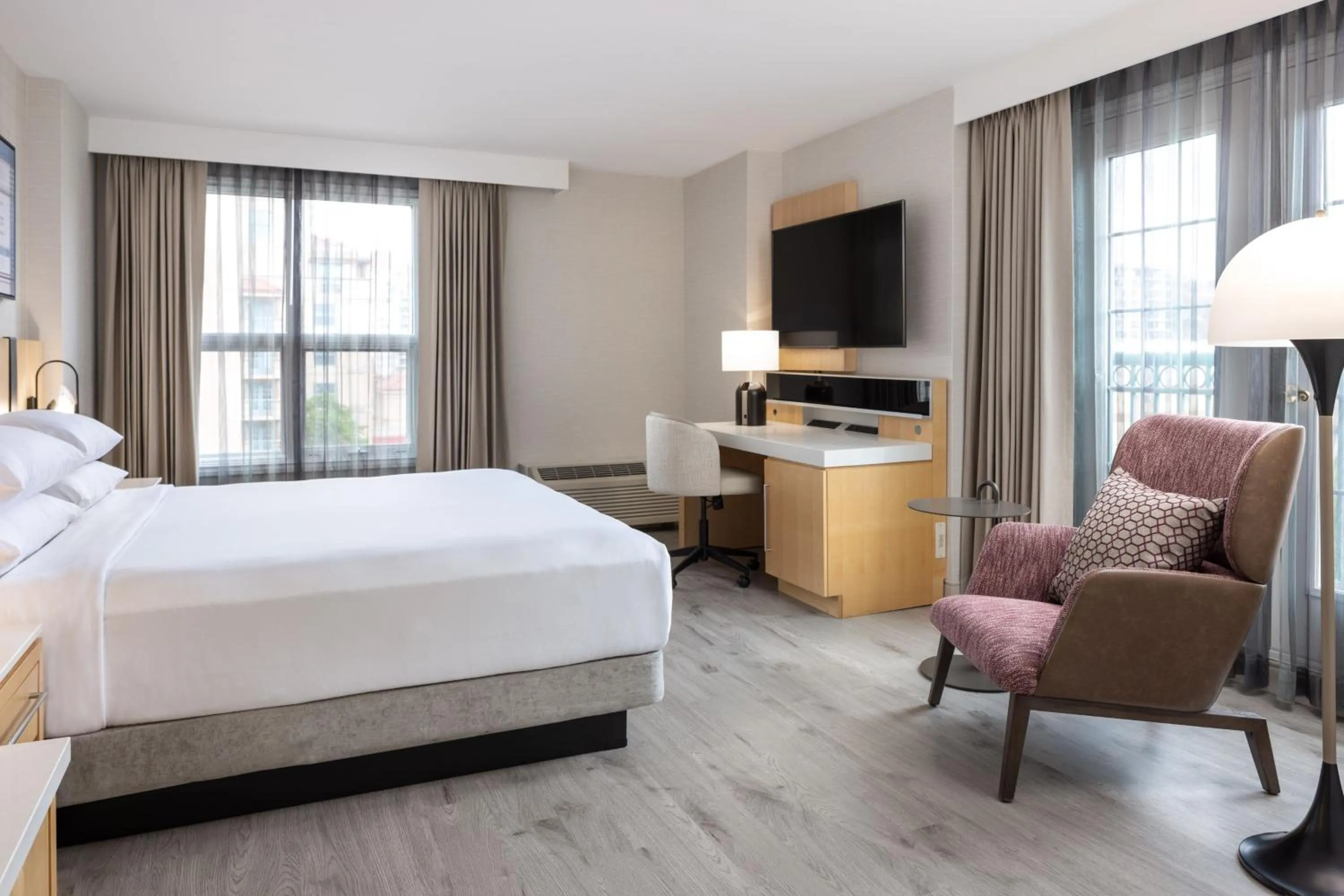 Photo of the whole room, Bed in Delta Hotels by Marriott Grand Okanagan Resort