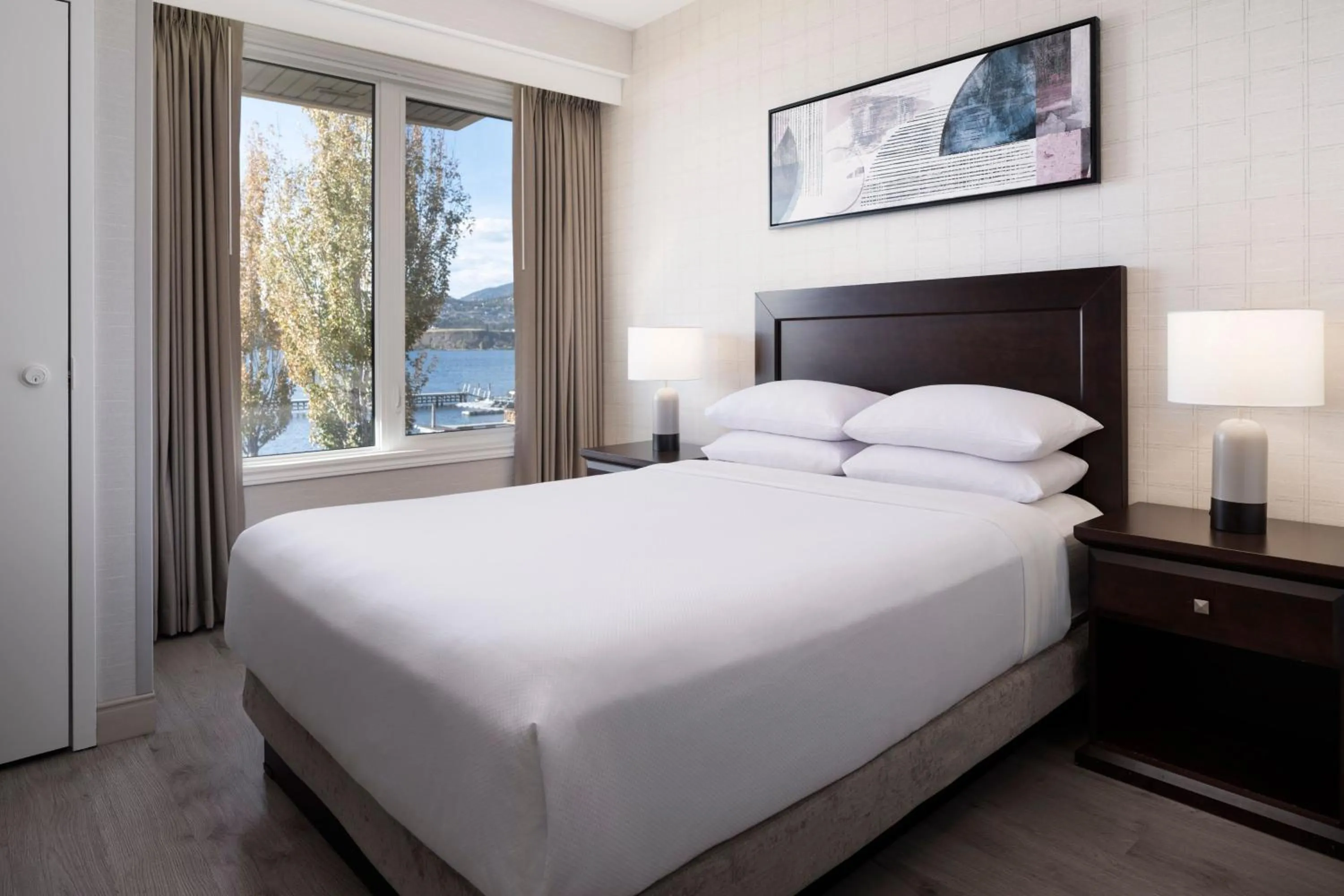 Bedroom, Bed in Delta Hotels by Marriott Grand Okanagan Resort