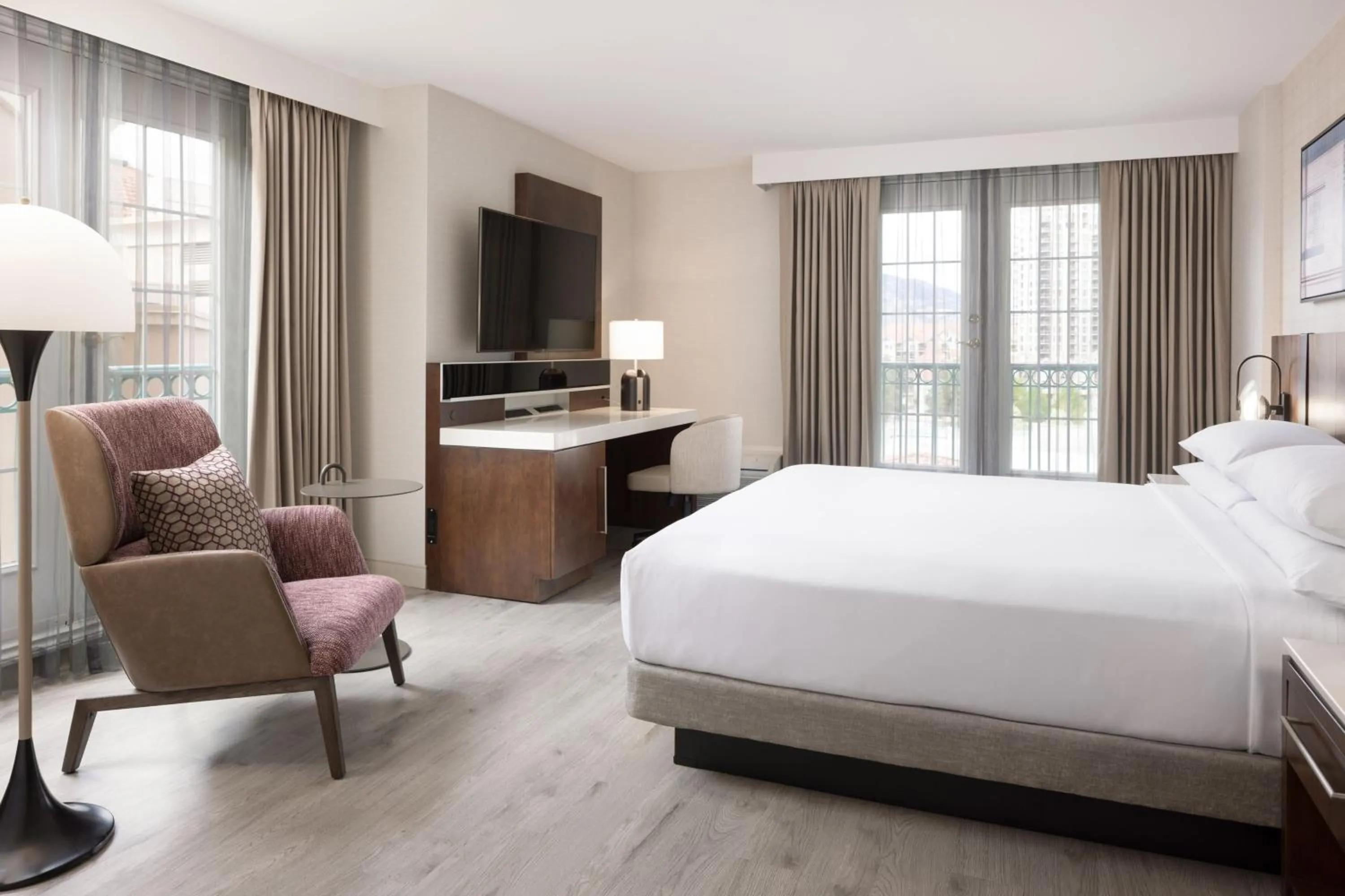 Photo of the whole room, Bed in Delta Hotels by Marriott Grand Okanagan Resort