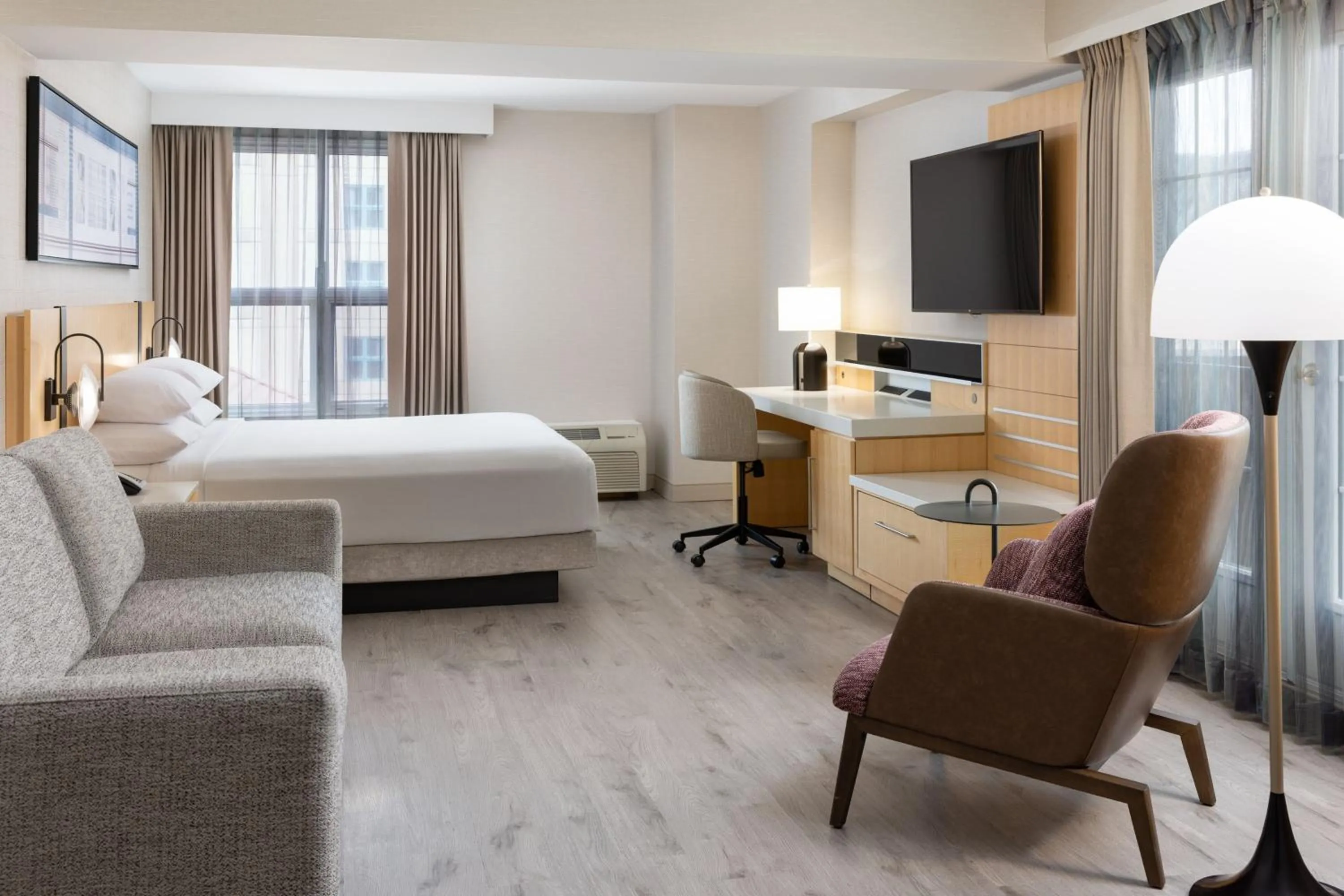 Photo of the whole room, Bed in Delta Hotels by Marriott Grand Okanagan Resort