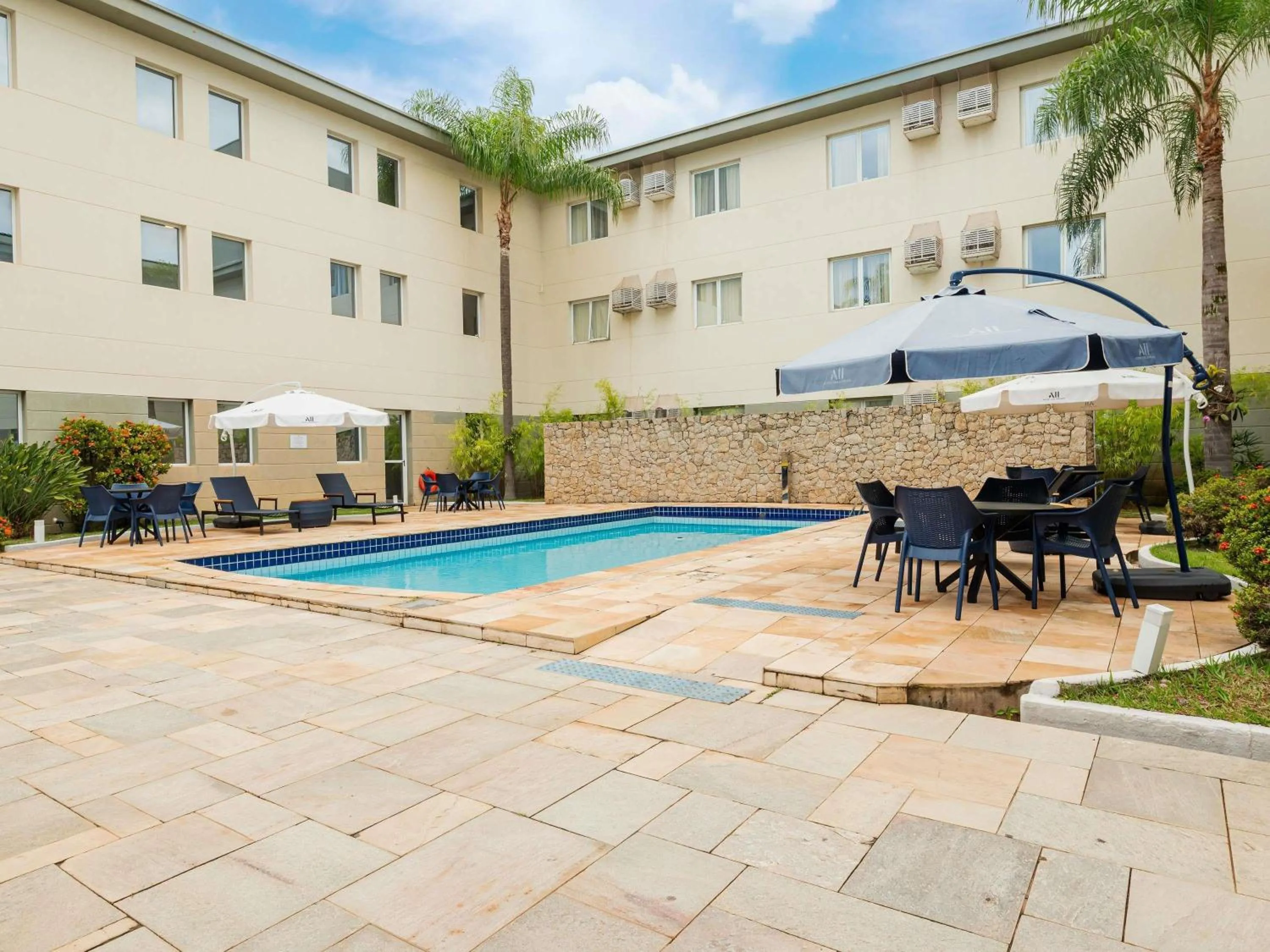Pool view in Ibis Styles Campinas Alphaville