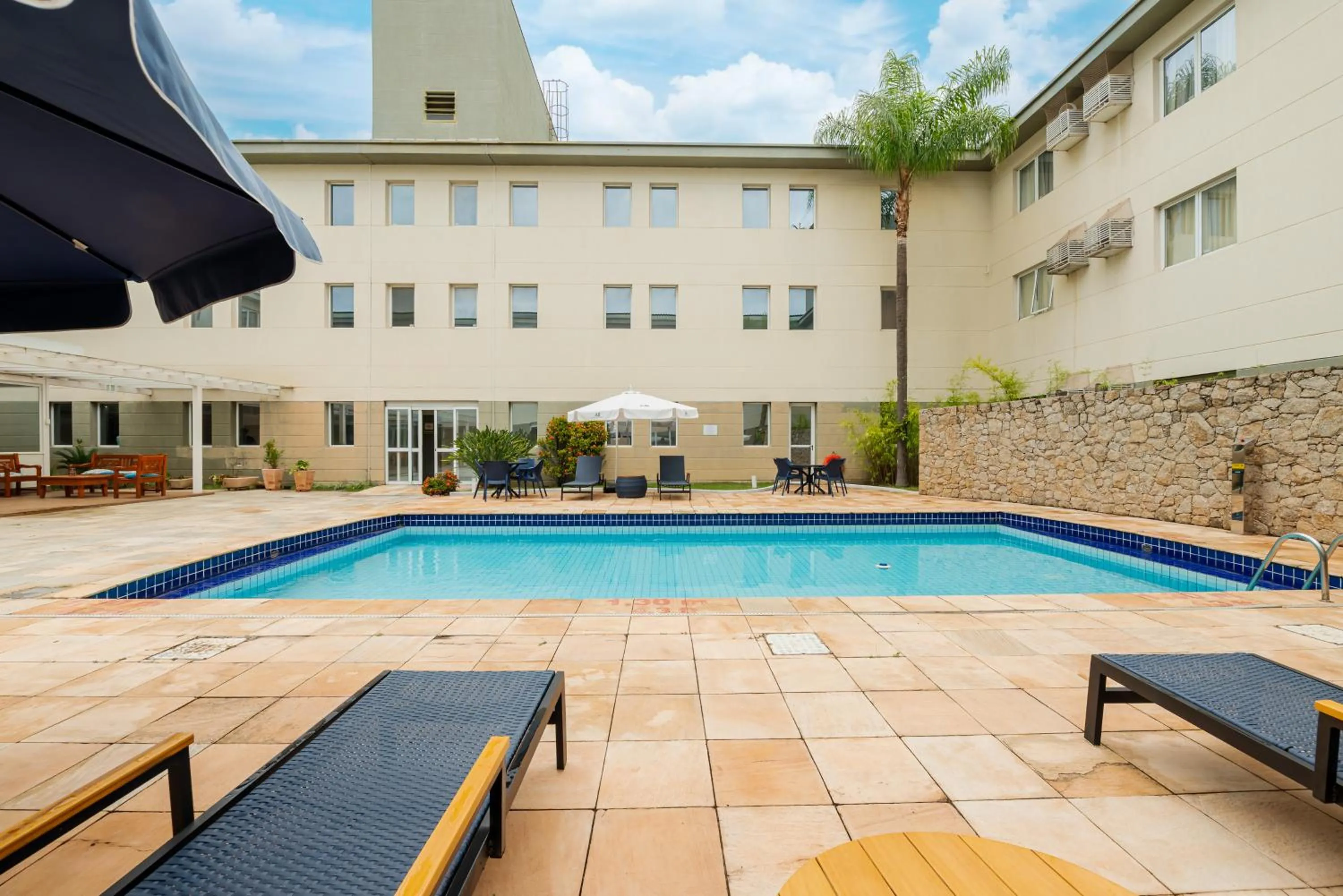 Pool view in Ibis Styles Campinas Alphaville