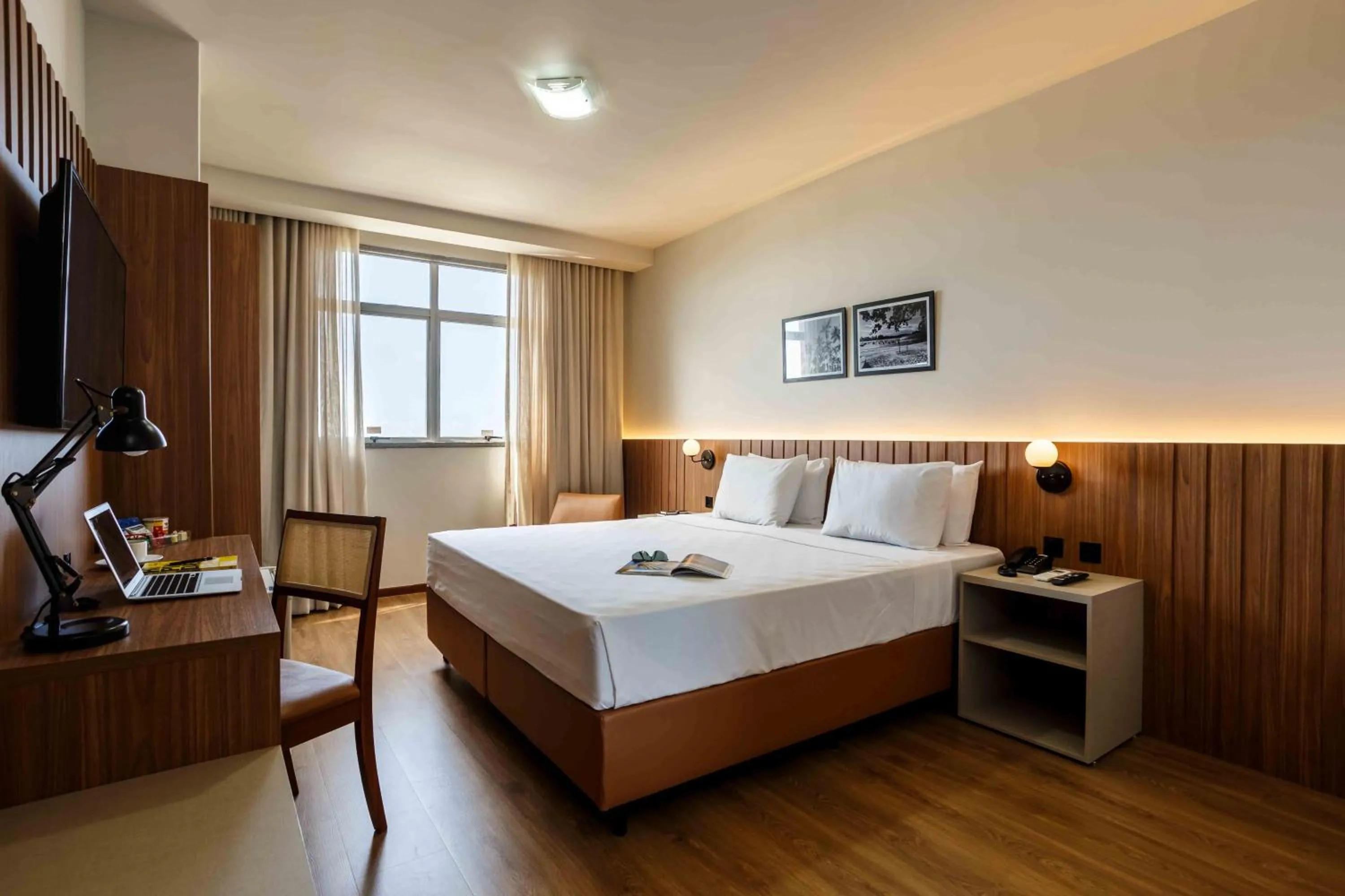 Photo of the whole room, Bed in Vitoria Praia Hotel