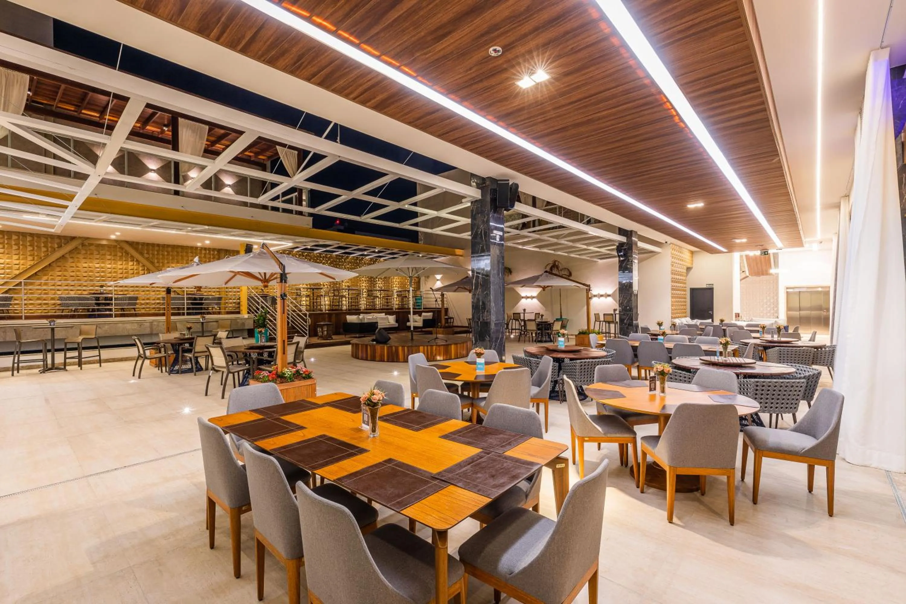 Restaurant/places to eat in Vidam Hotel Aracaju - Transamerica Collection