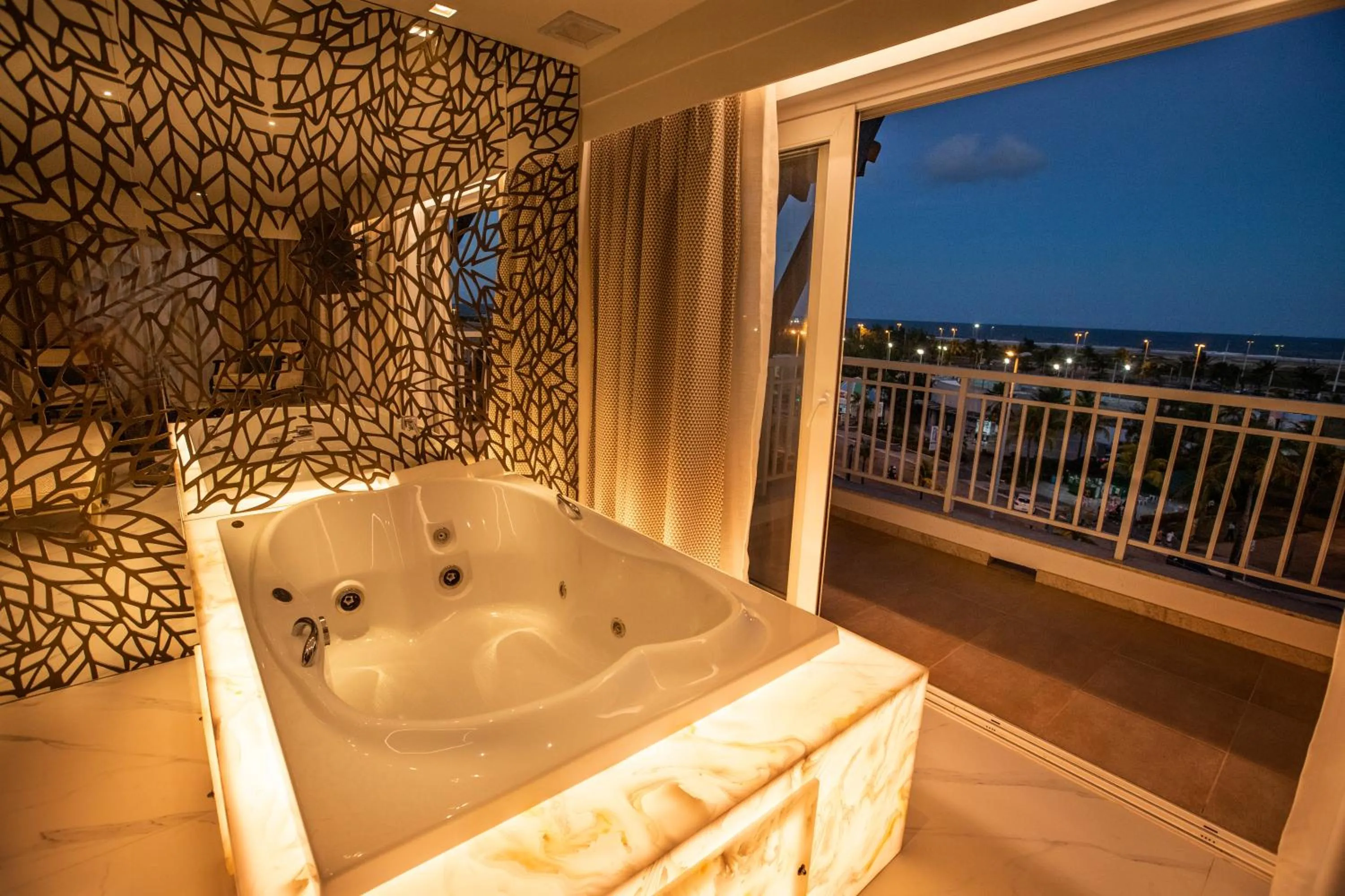 Hot Tub in Vidam Hotel Aracaju - Transamerica Collection