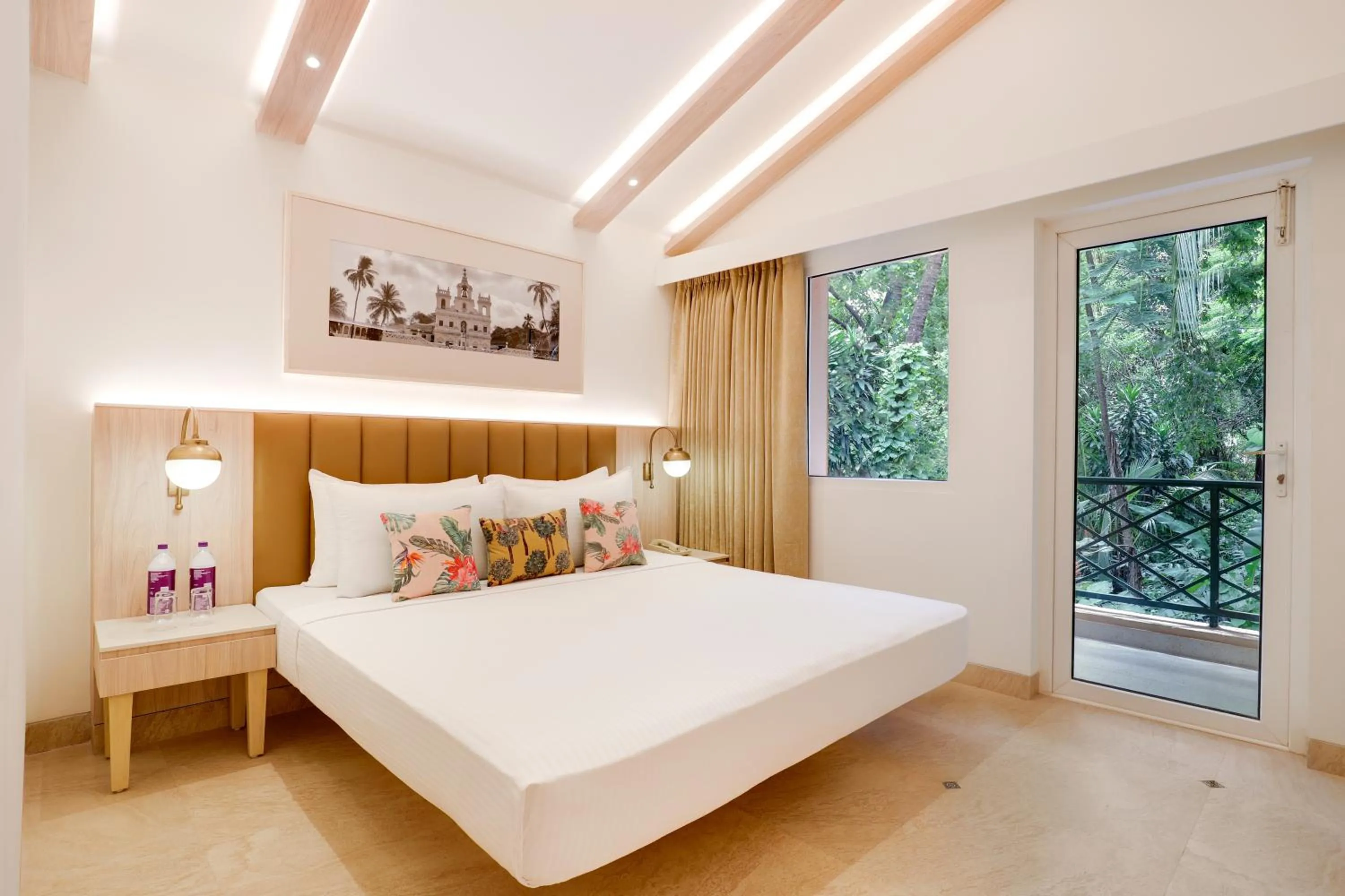 Bedroom, Bed in Lemon Tree Amarante Beach Resort, Goa